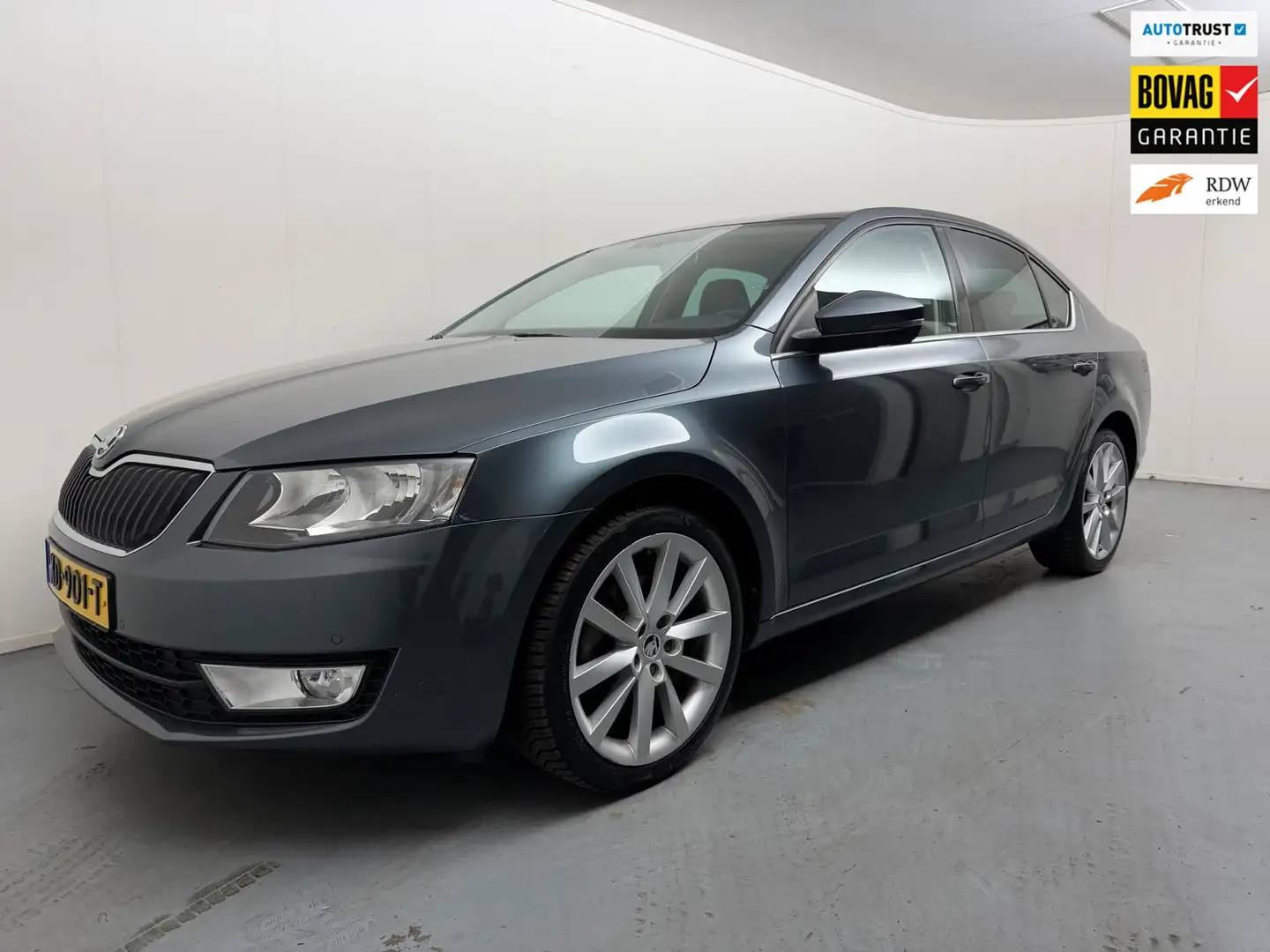 Skoda Octavia 1.0 TSI Greentech Ambition Business # Clima # Navi Gris - 1