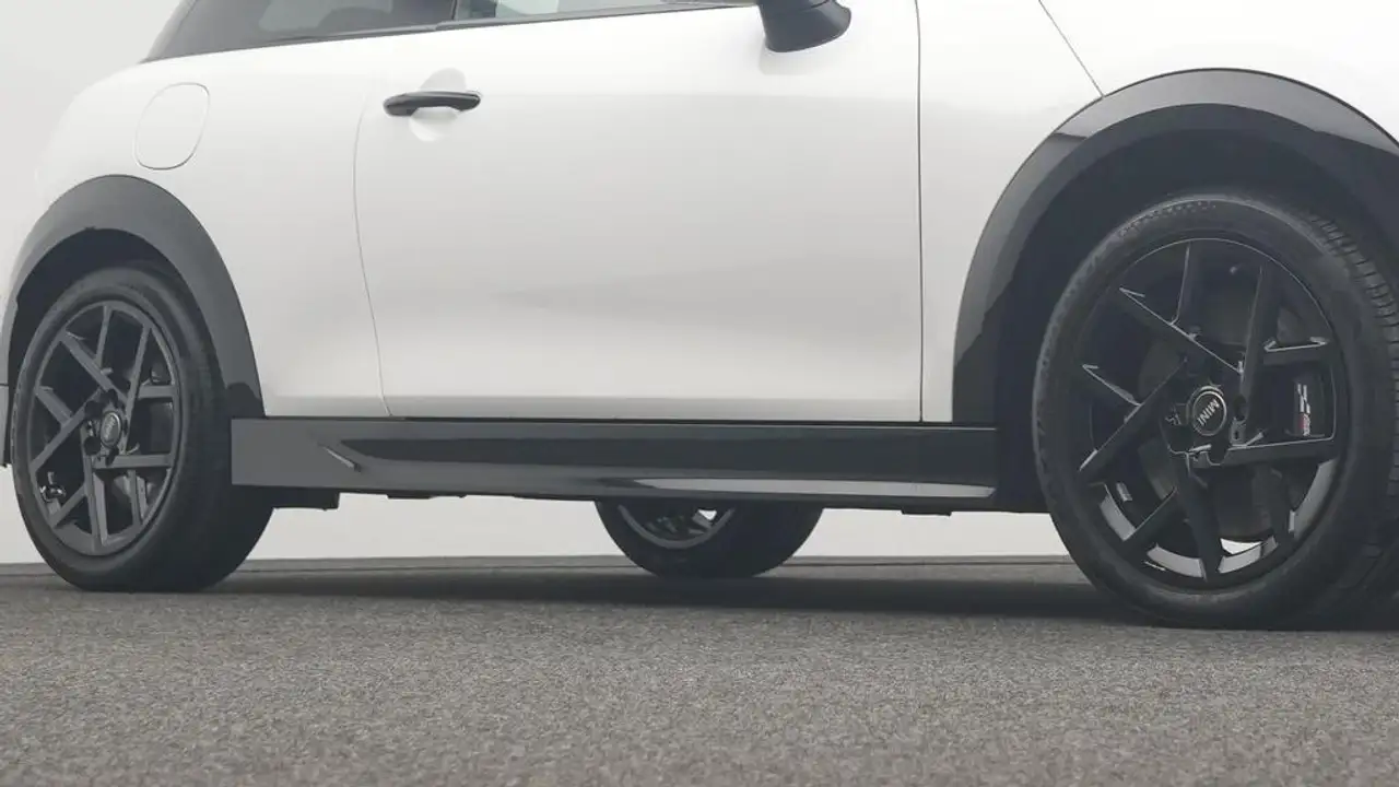 MINI Cooper C John Cooper Works Trim 17