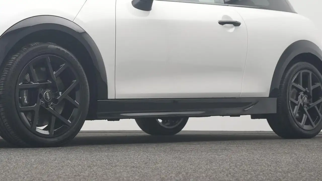 MINI Cooper C John Cooper Works Trim 20