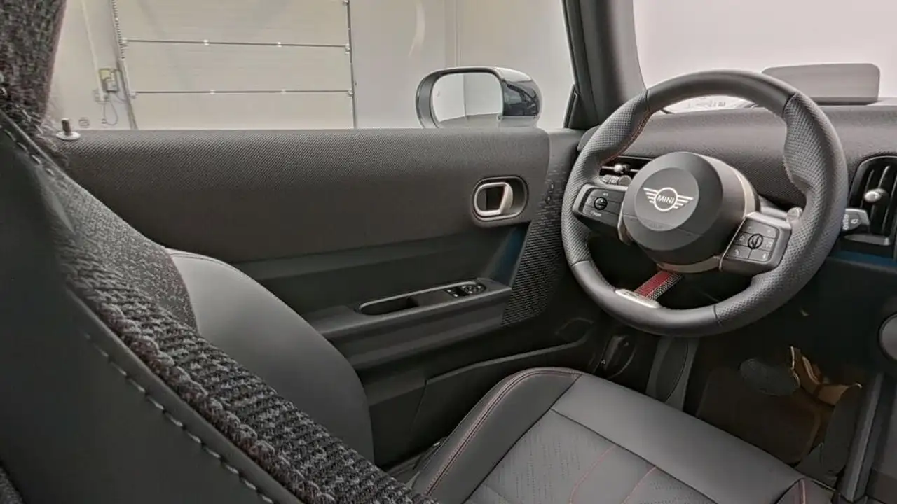 MINI Cooper C John Cooper Works Trim 22