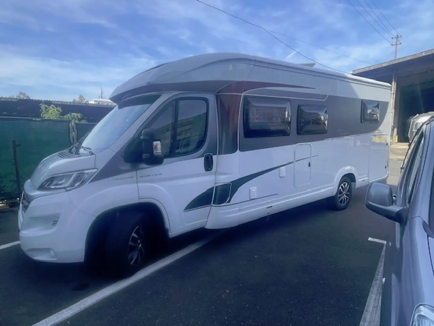 Caravans-Wohnm Hobby T70 GE Optima Weiß - 1