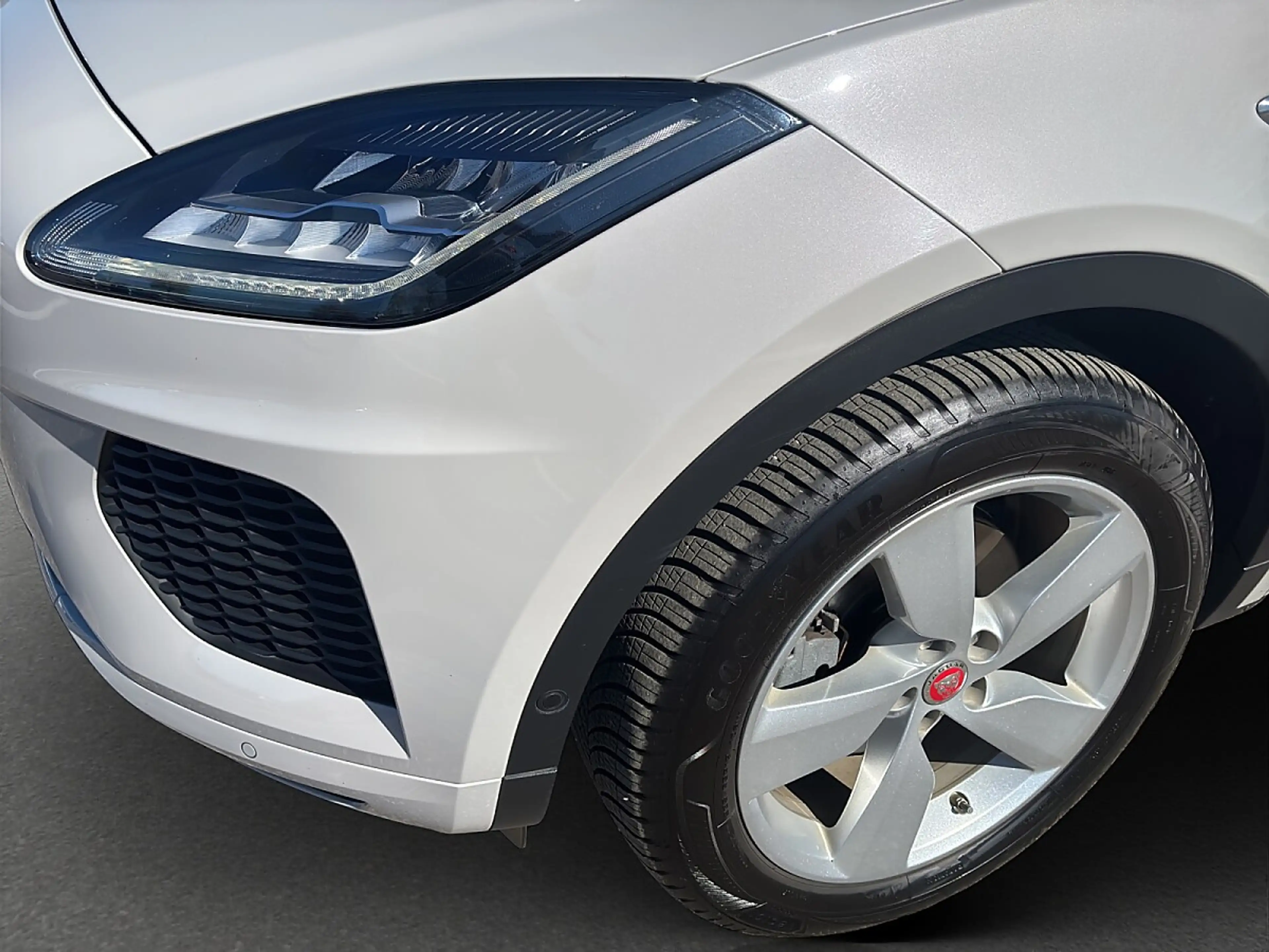 Jaguar E-Pace 2.0DI4 D150 R-Dynamic S AWD Aut. — photo 6