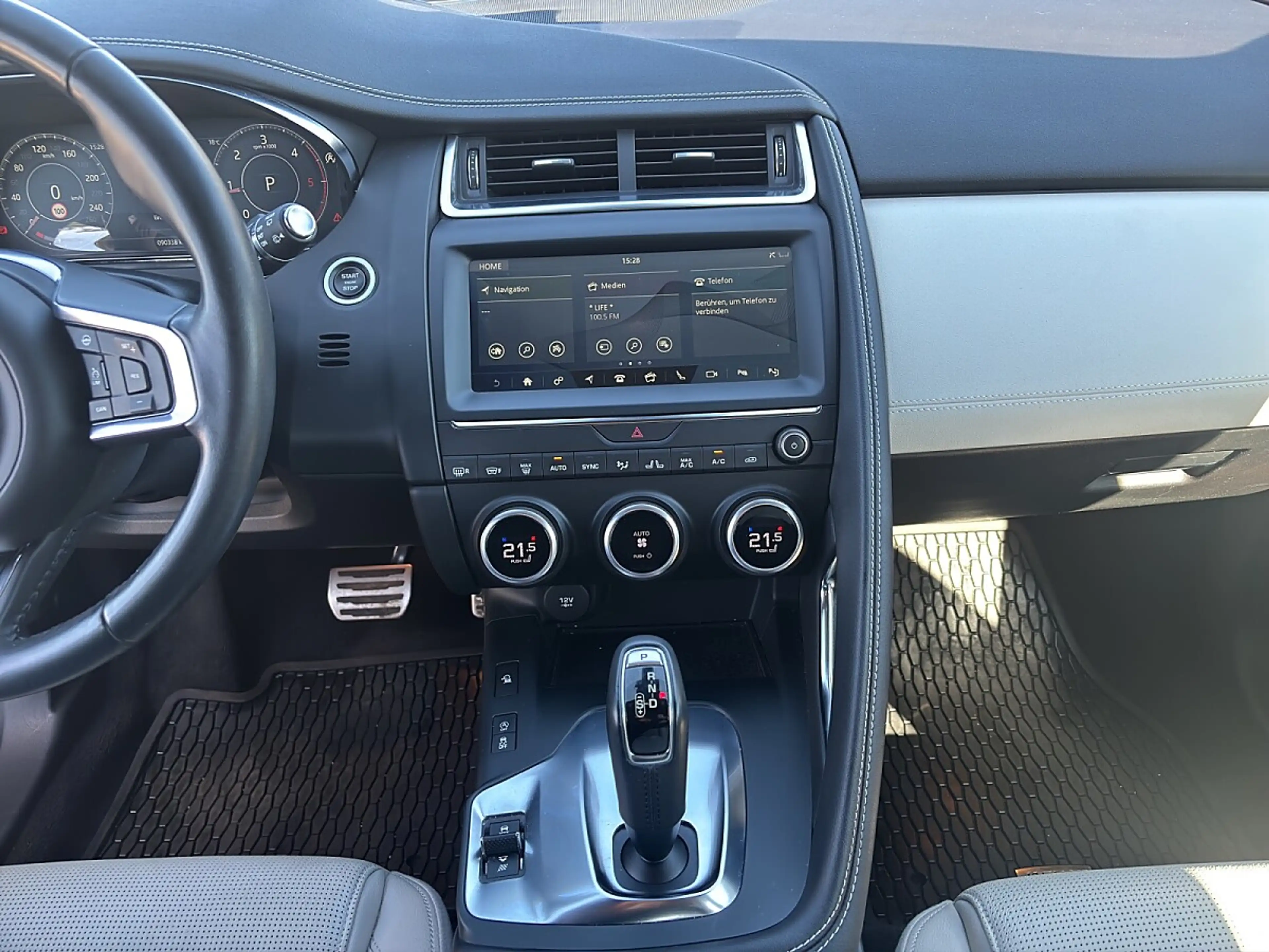Jaguar E-Pace 2.0DI4 D150 R-Dynamic S AWD Aut. — photo 9