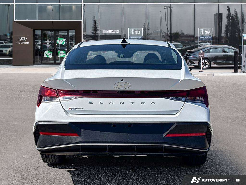 2025 Hyundai Elantra Preferred Tech | Sunroof | Keyless Entry — снимка 1