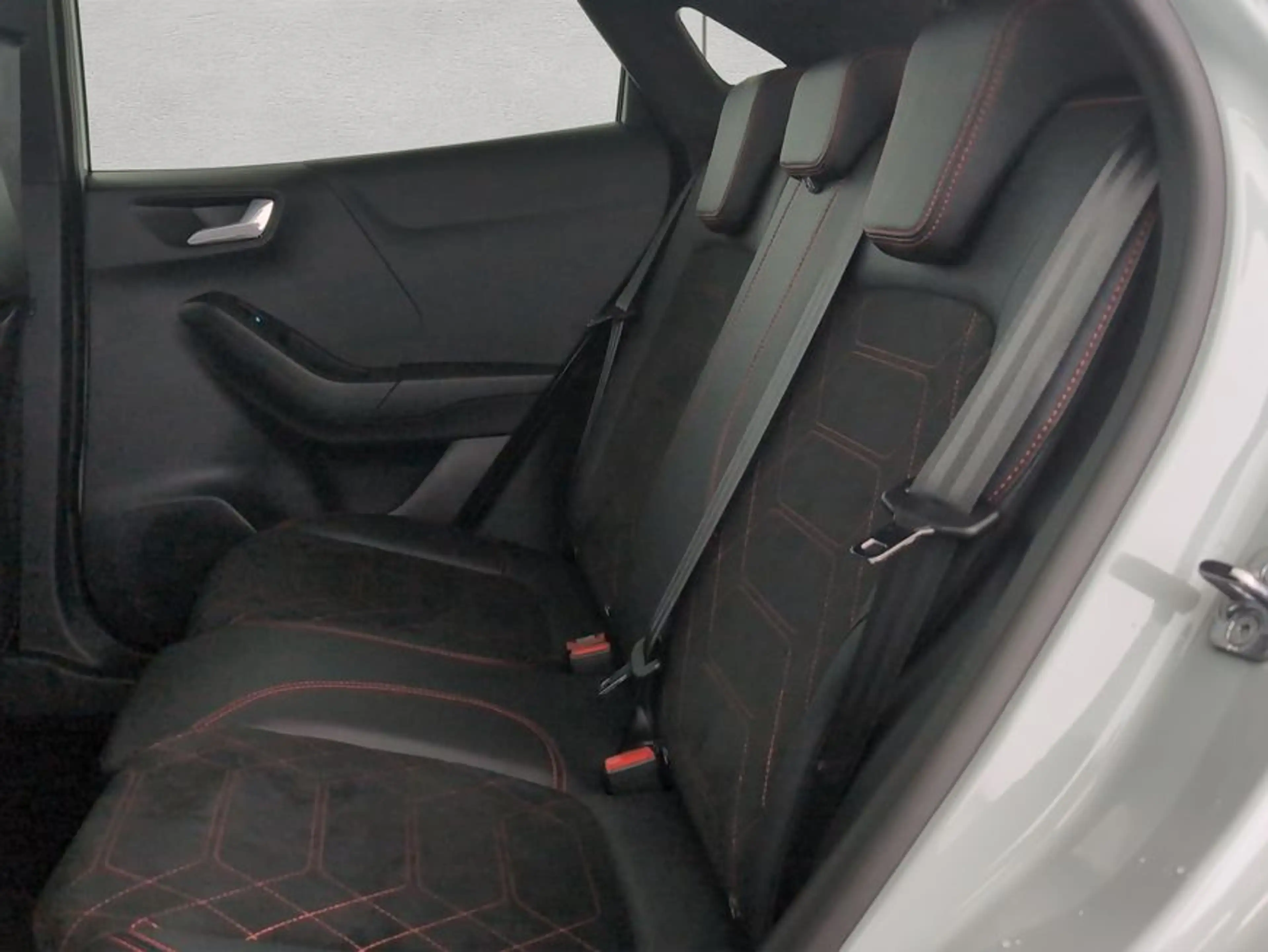 Ford Puma 1.0 EcoBoost Hybrid Aut. ST-LINE X +LED-MATRI — photo 18