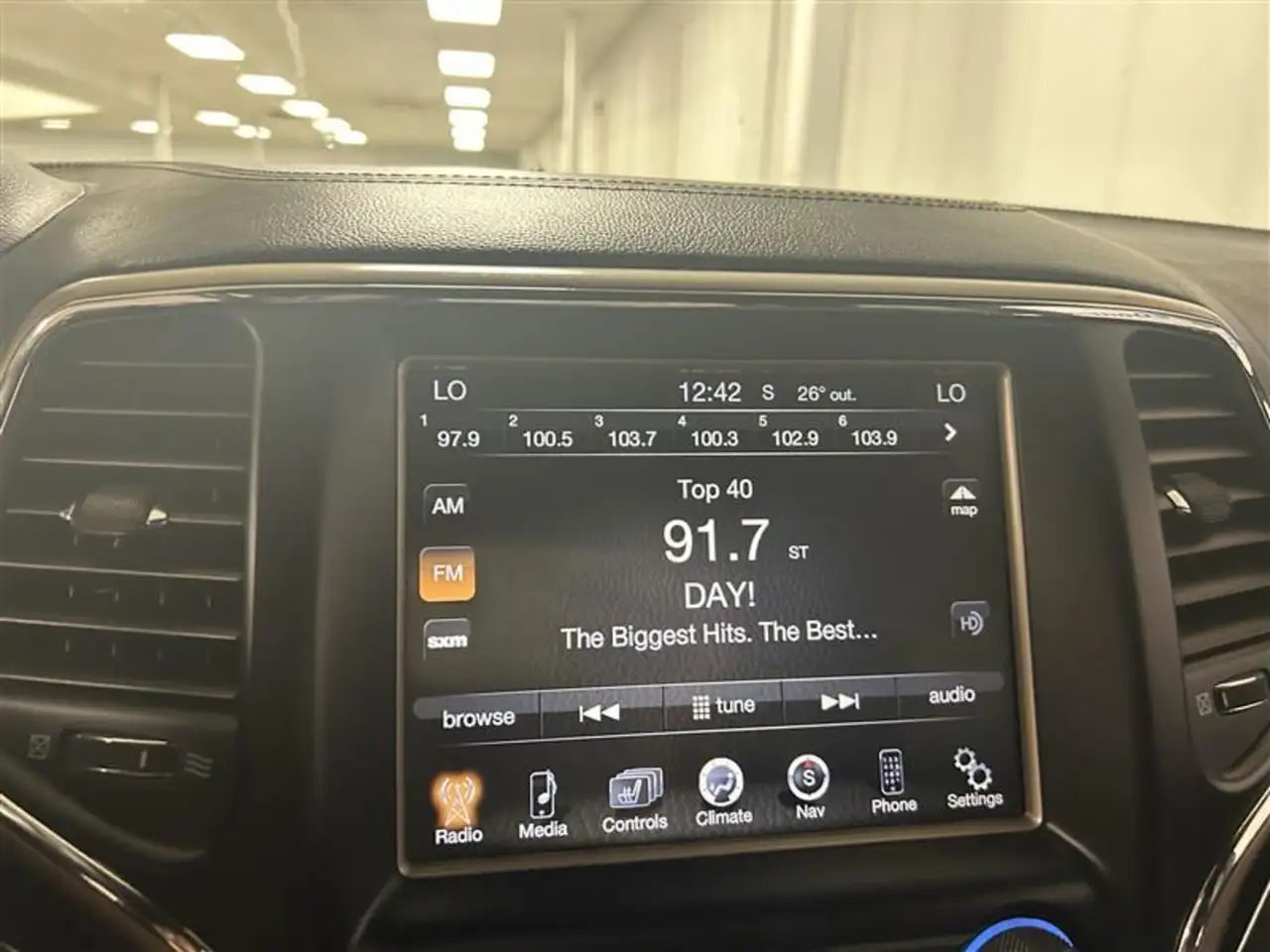 Jeep Grand Cherokee снимка Jeep Grand Cherokee