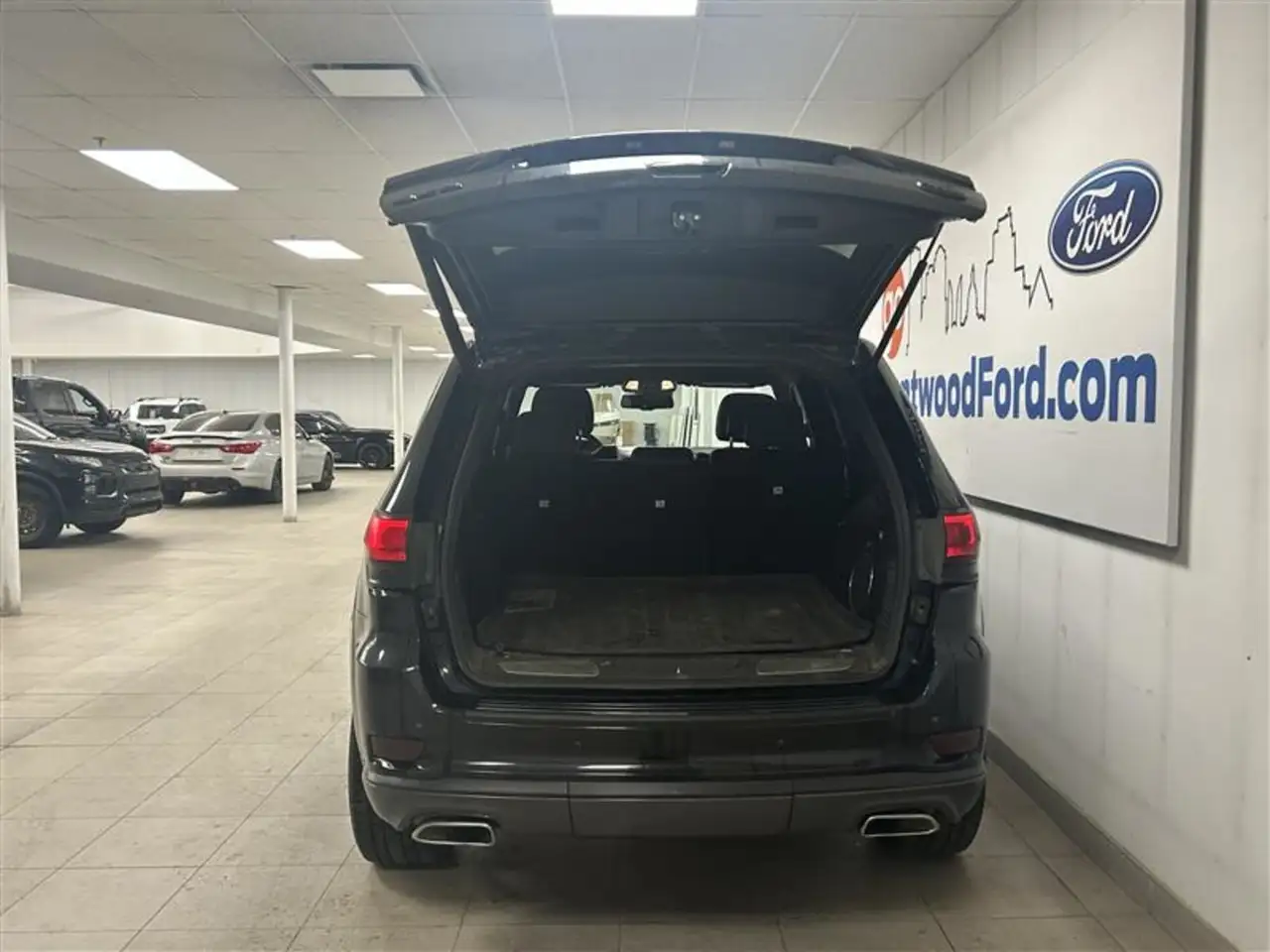 Jeep Grand Cherokee снимка Jeep Grand Cherokee