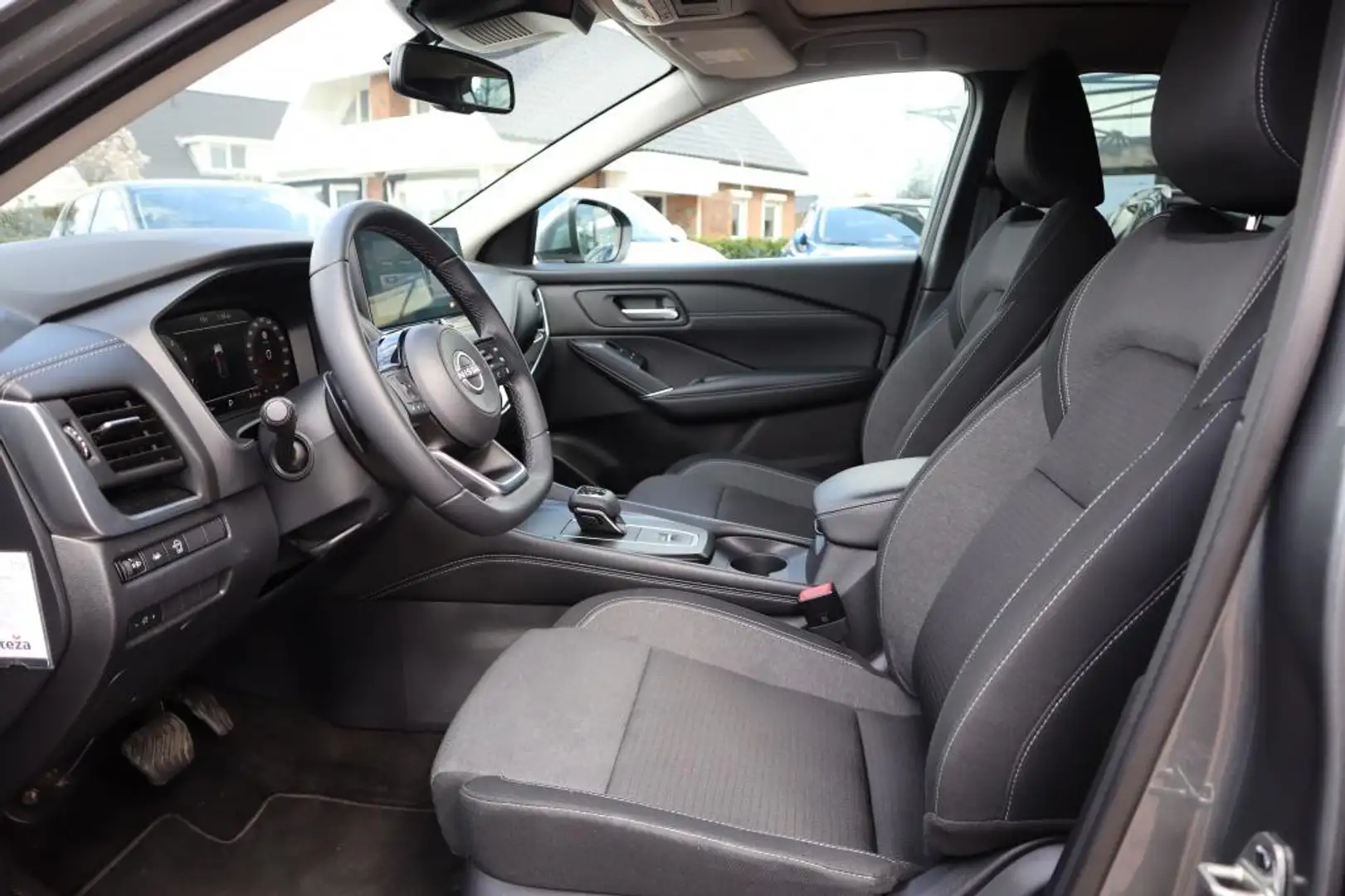 Nissan Qashqai 1.3 MHEV Xtronic N-Connecta | AUTOMAAT | 360 Camer Grijs - 2
