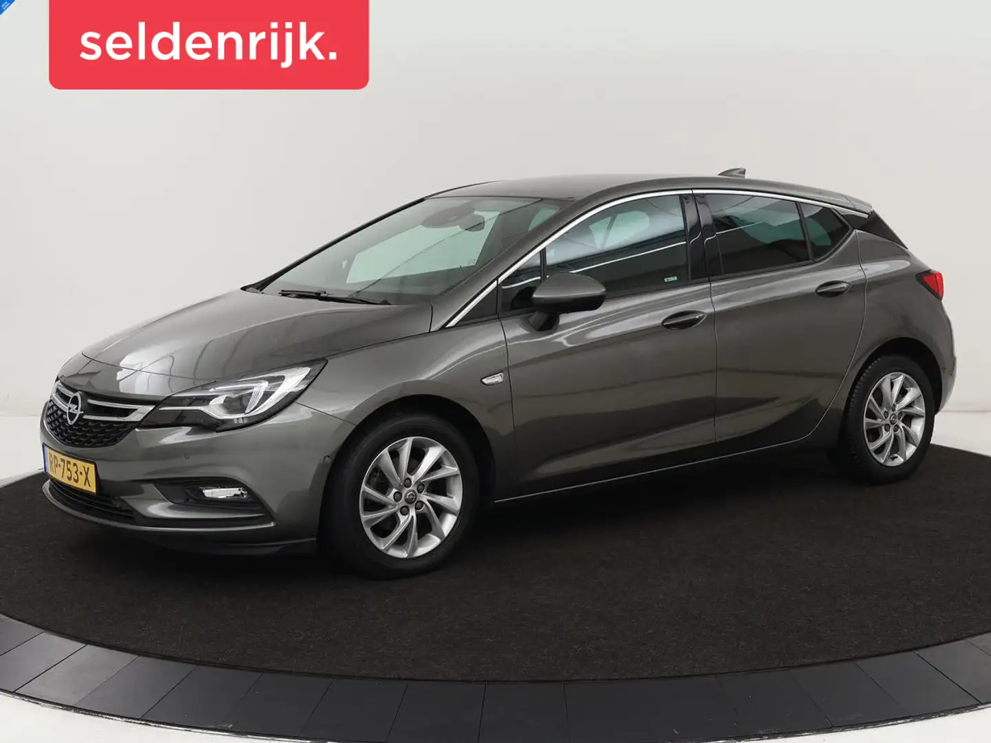 Opel Astra 1.4 Turbo Innovation | 150pk | Camera | Matrix LED Grijs - 1