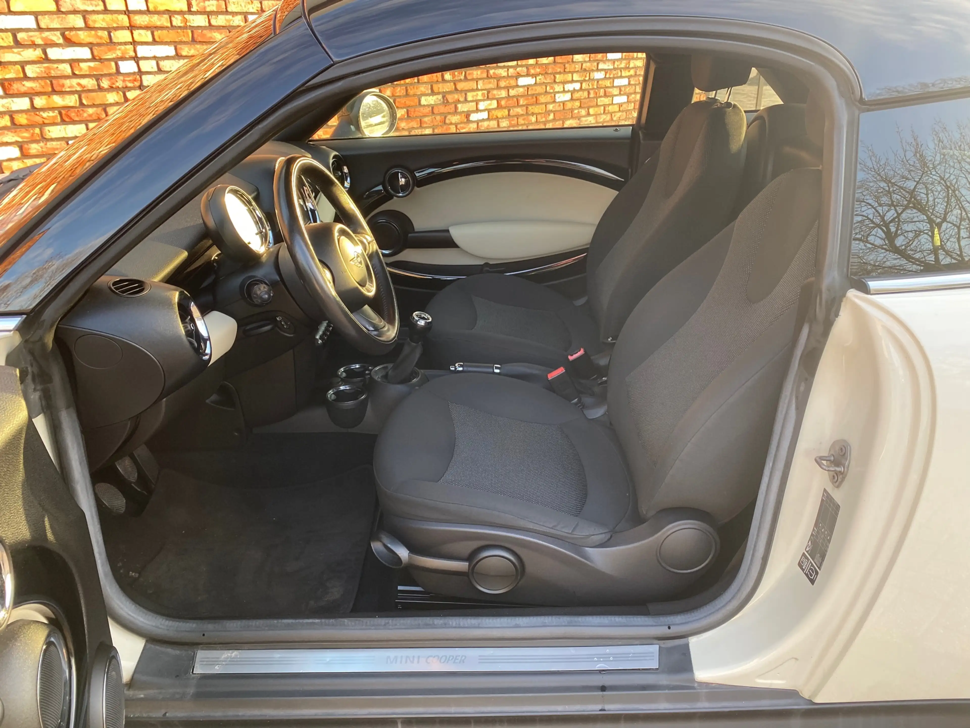 MINI Cooper Coupe Mini 1.6 Coupe Clima Cruise 130000km! — photo 5