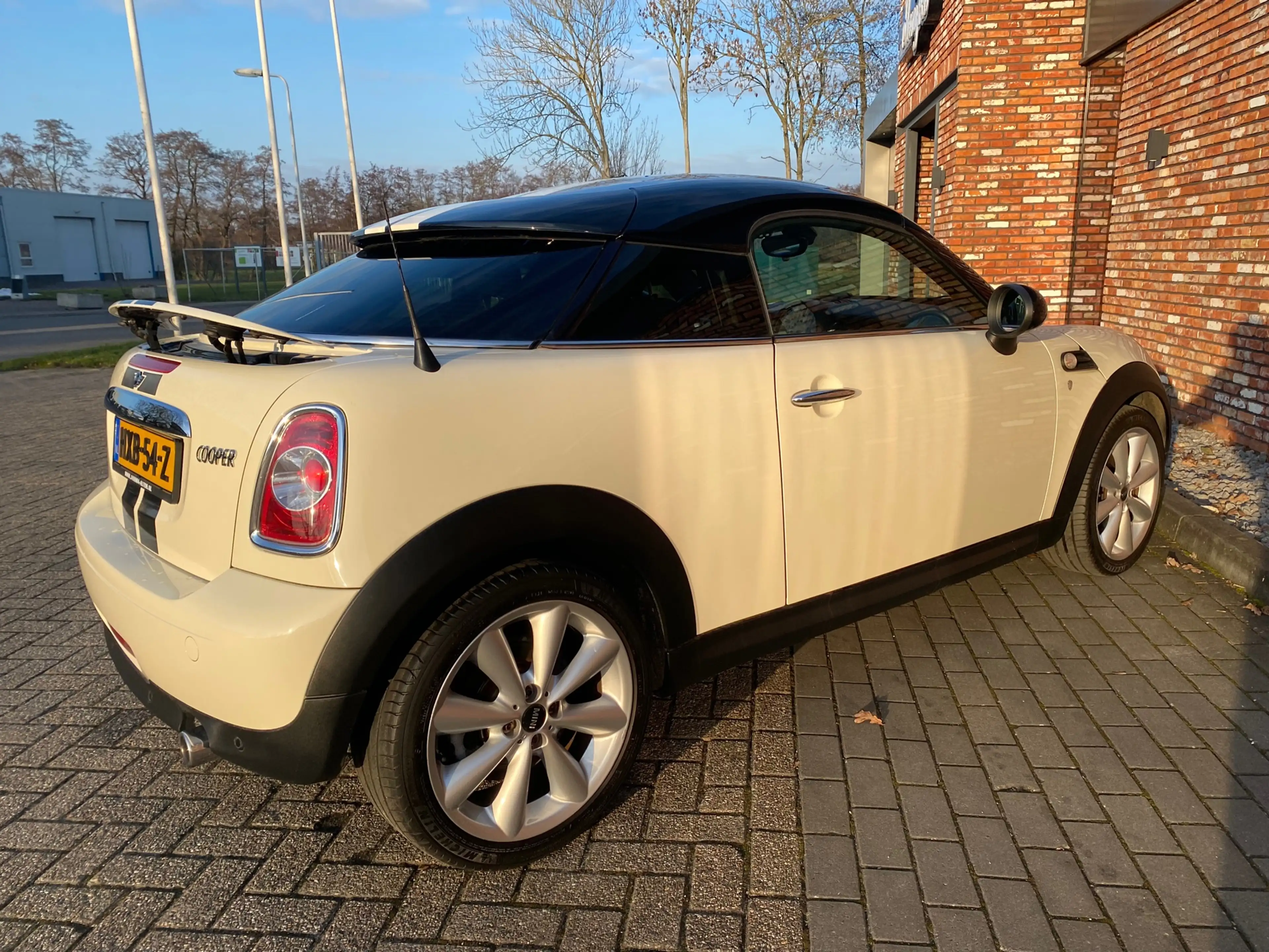 MINI Cooper Coupe Mini 1.6 Coupe Clima Cruise 130000km! — photo 9