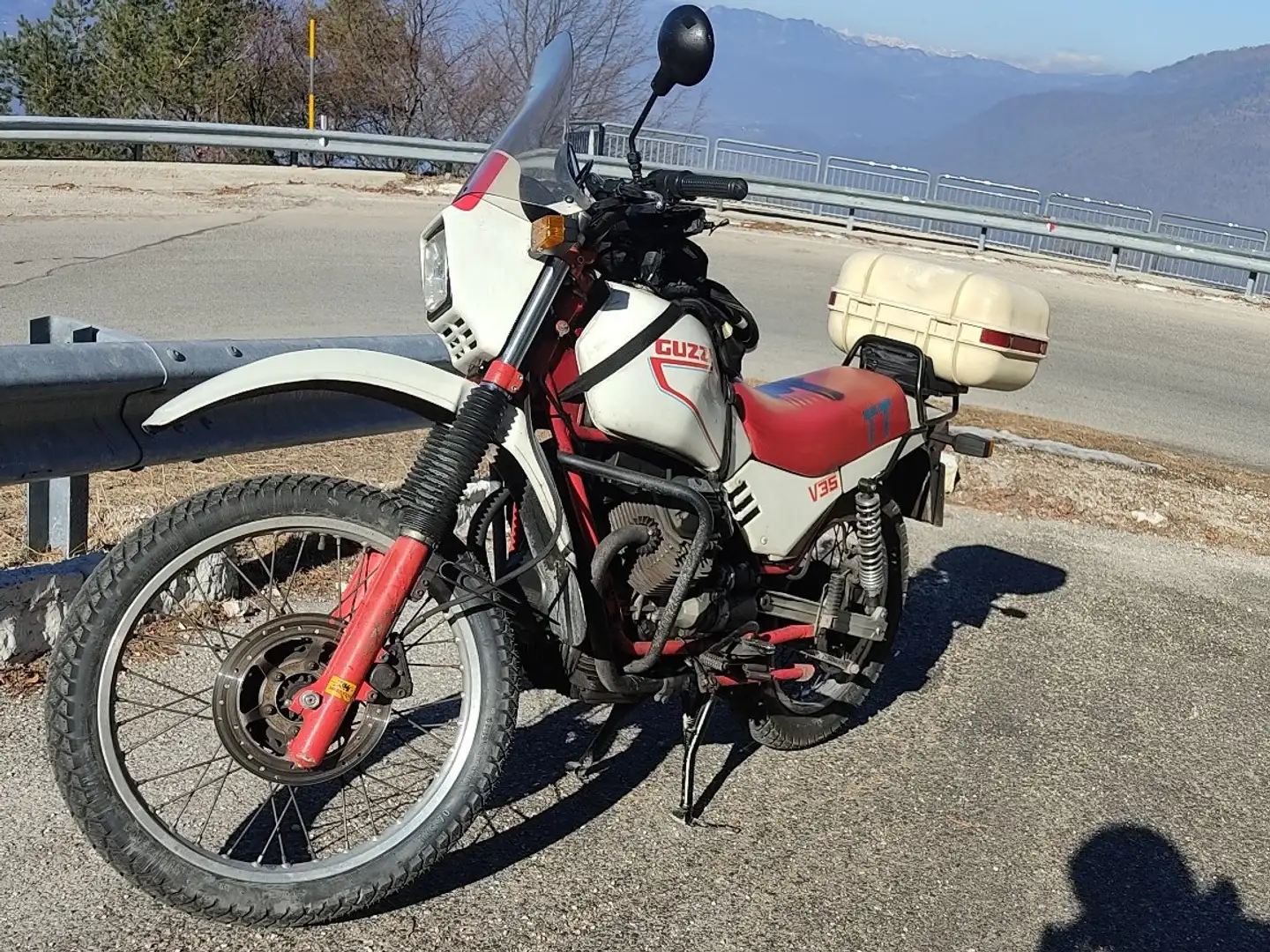 Moto Guzzi V 35 Rojo - 1