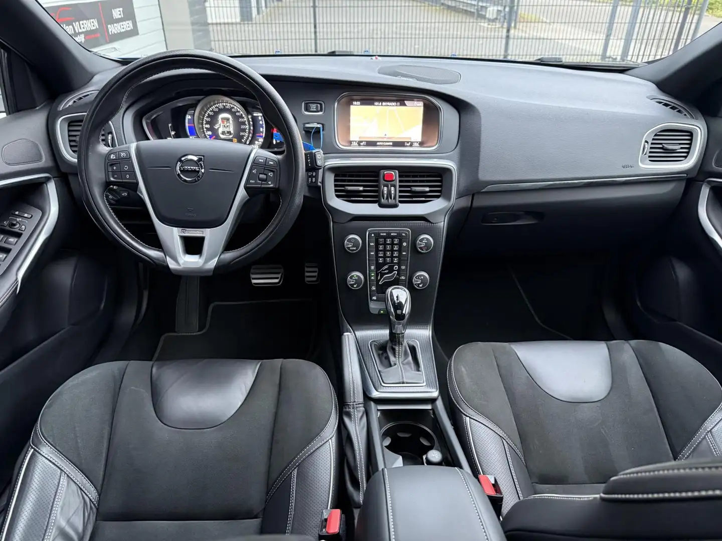 Volvo V40 1.5 T3 Polar+ Sport PANORAMADAK Bleu - 2