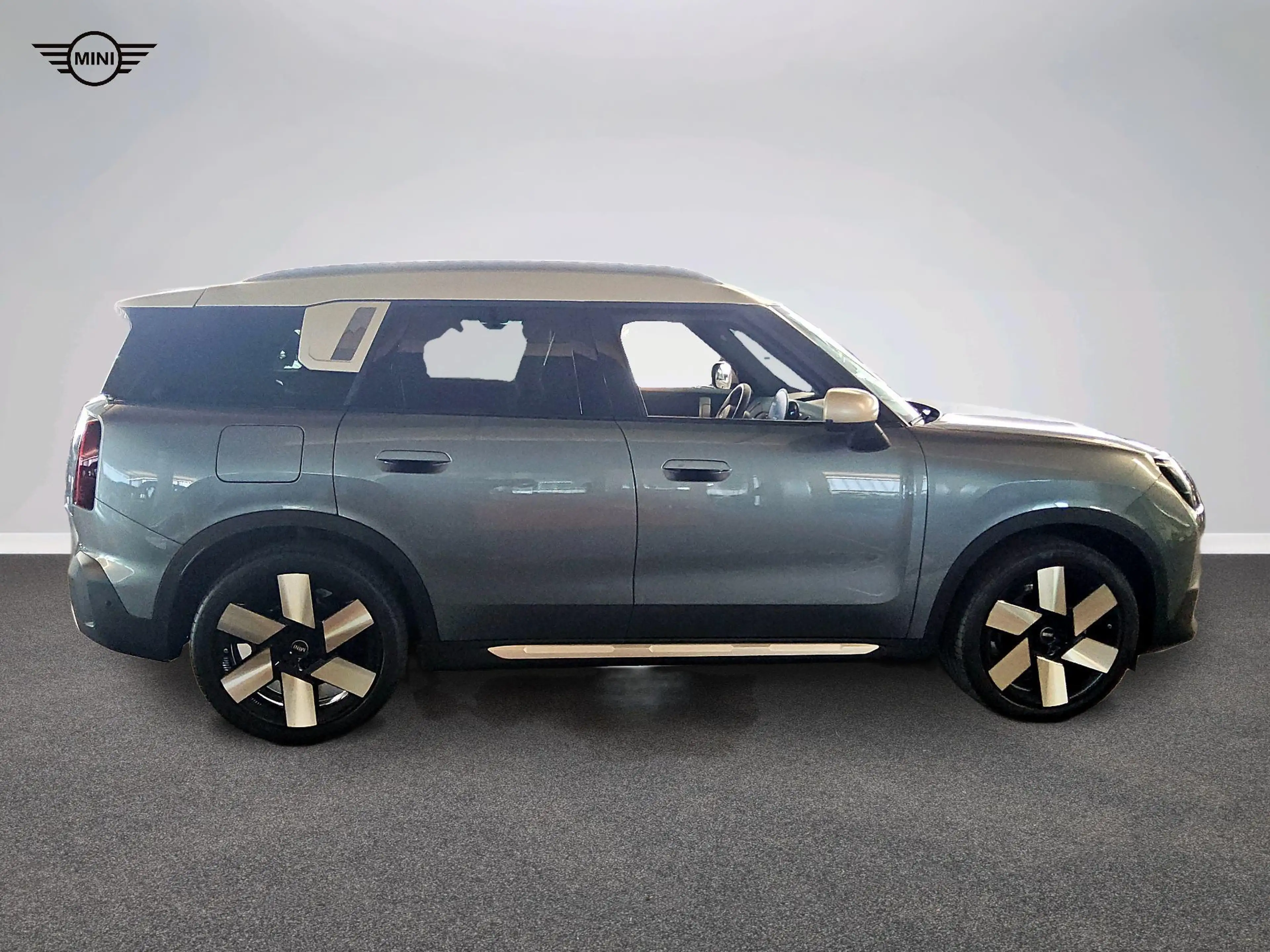 MINI Countryman D Favoured Trim — photo 3