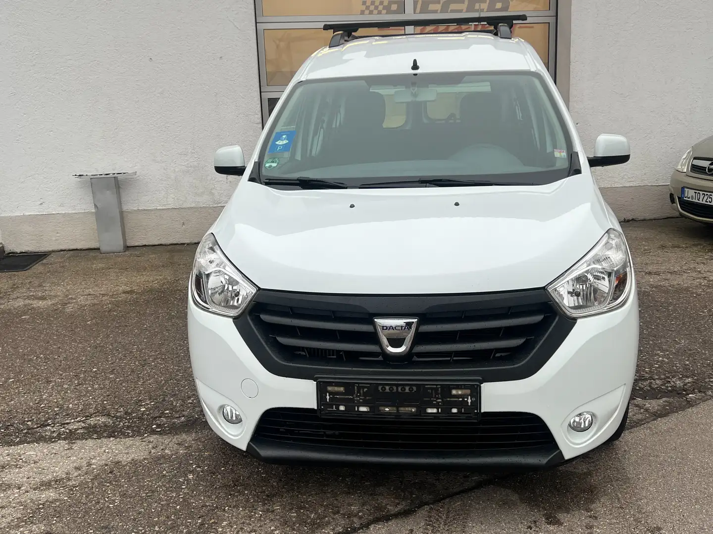 Dacia Dokker Laureate - 1