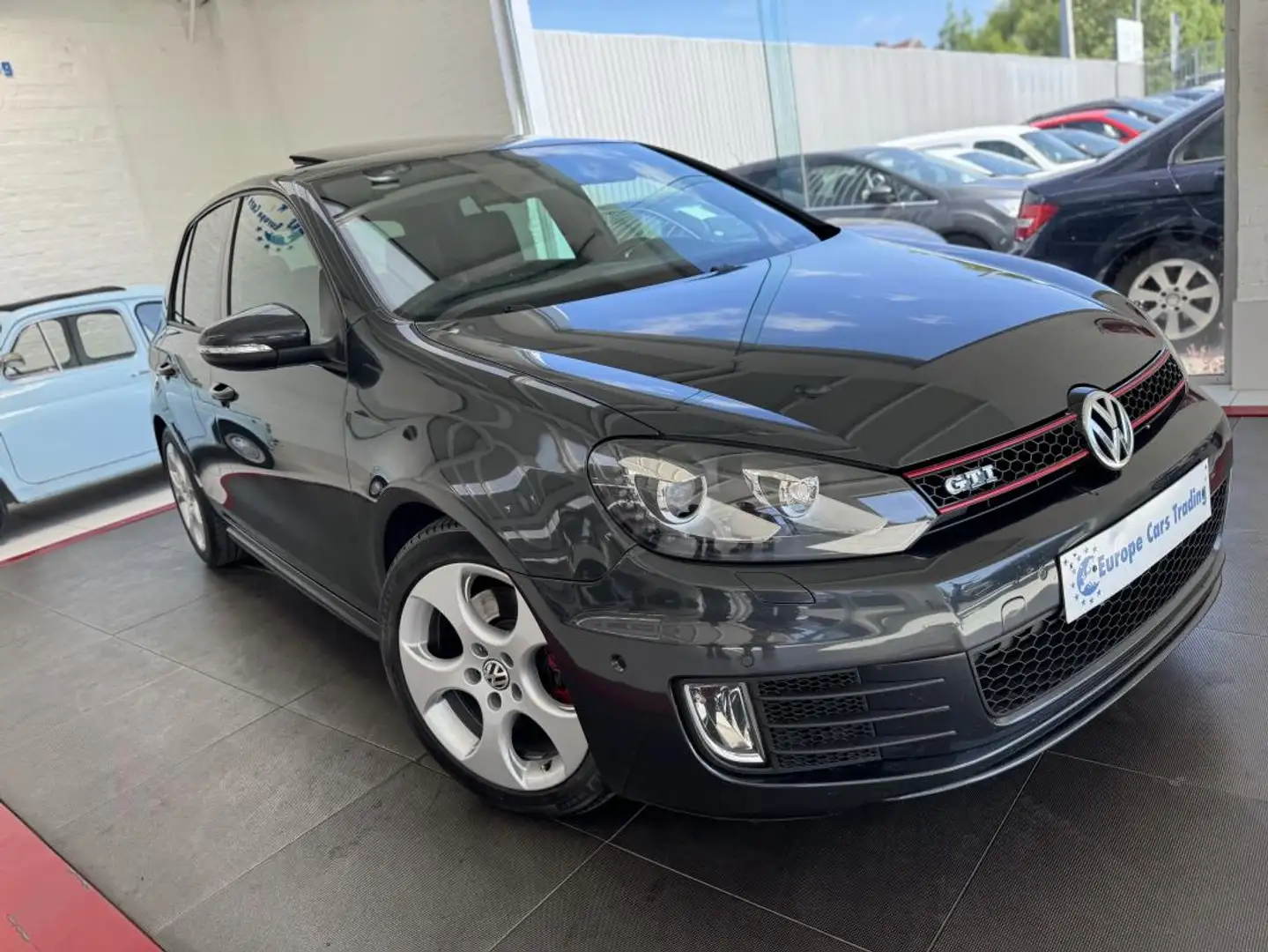 Volkswagen Golf VI. GTI 2.0 210ch BVA 1er MAIN SUSPENSION PILOTÉ G Zwart - 2