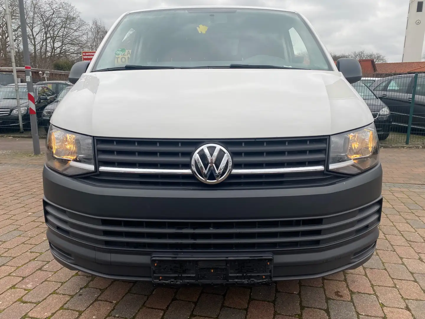 Volkswagen T6 Transporter 2.0 TDI-Kasten lang+DSG+Automatik+Klima Weiß - 2