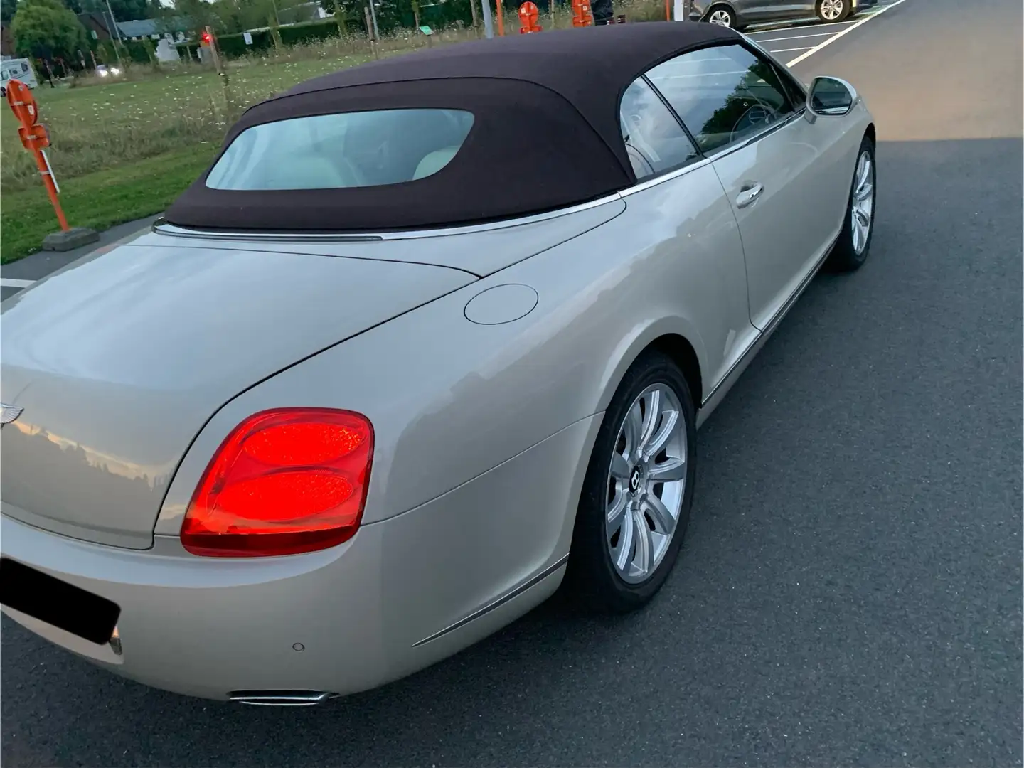 Bentley Continental GTC Beige - 2
