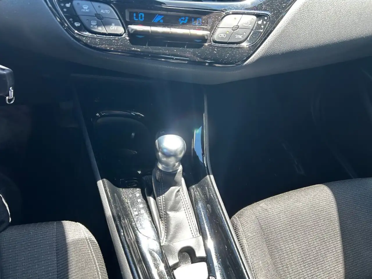 Toyota C-HR fotografie Toyota C-HR