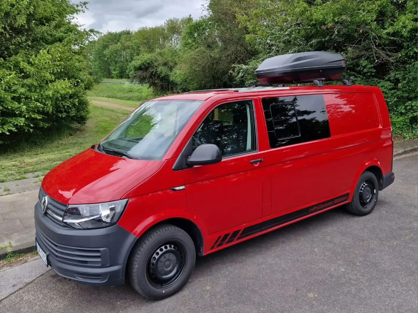 Volkswagen T6 Transporter Camper Bulli LWB TÜV neu Rot - 1