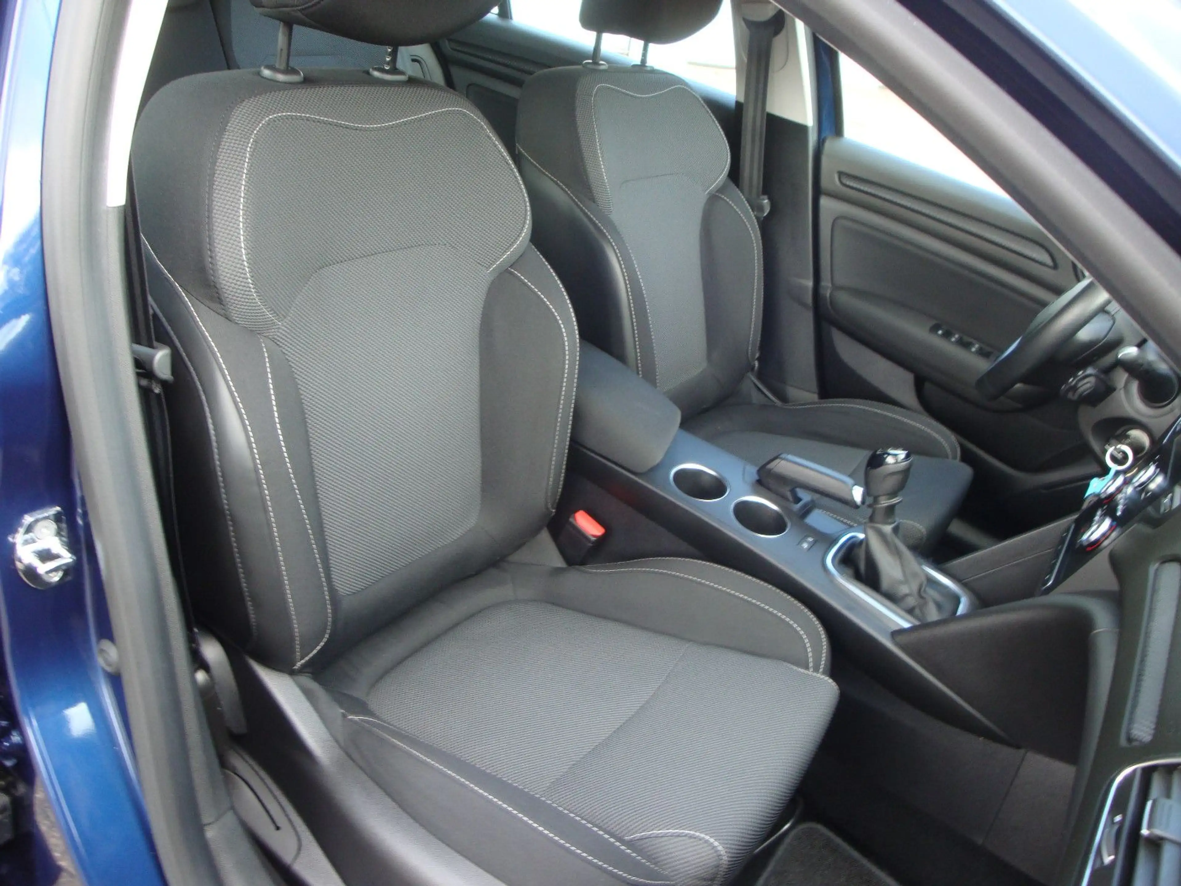 Renault Megane IV Grandtour Play — photo 12