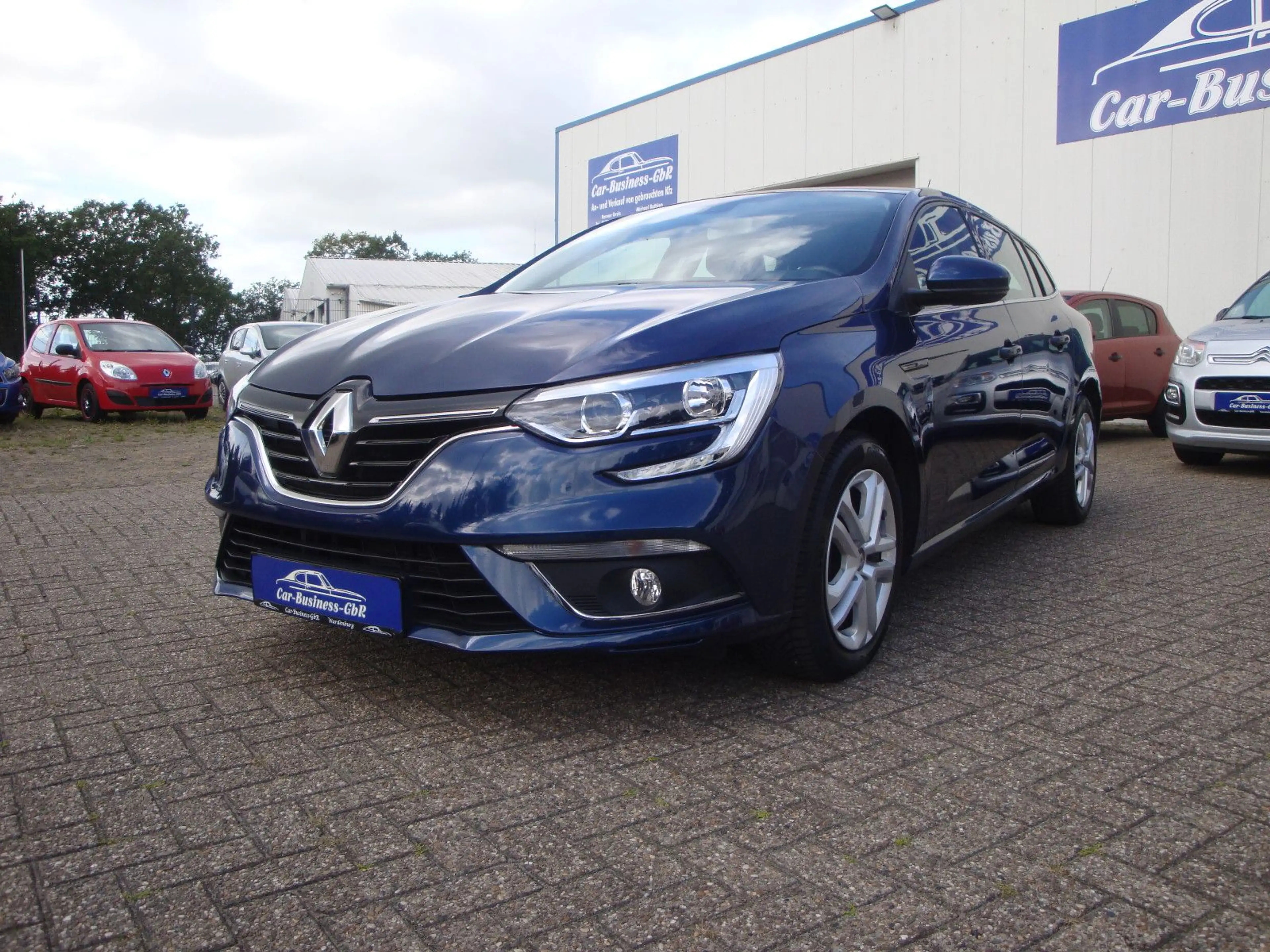 Renault Megane IV Grandtour Play — photo 8
