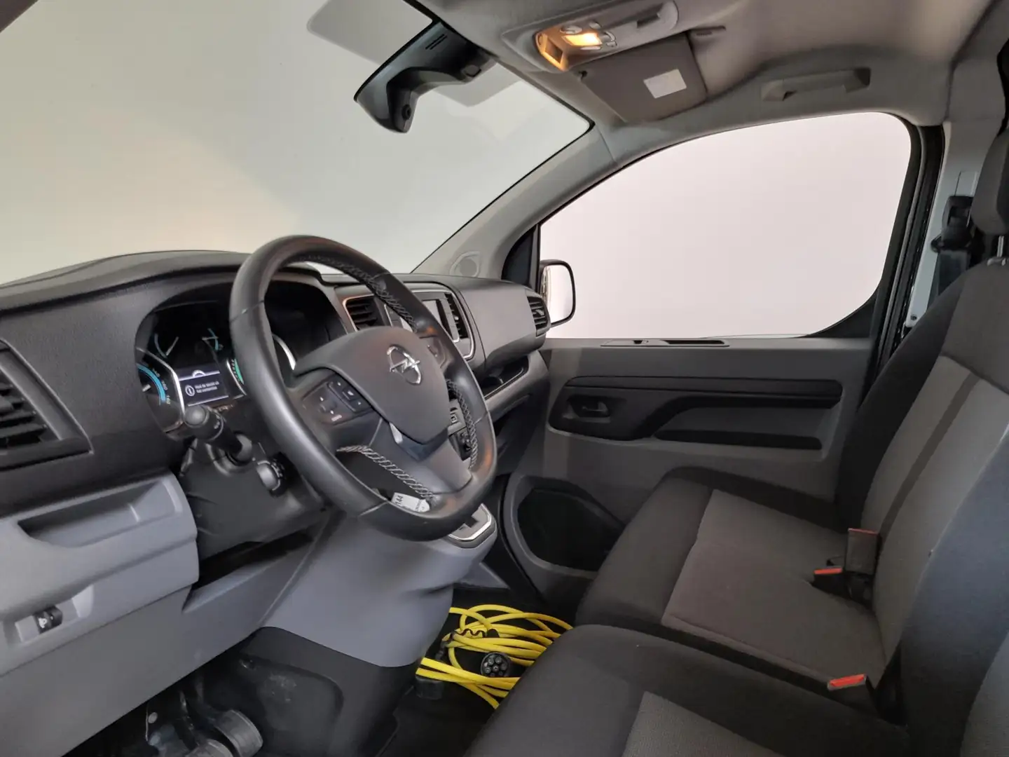 Opel Vivaro-e L3H1 Edition 75 kWh Automaat Airco Navi Cruise Par Zwart - 2