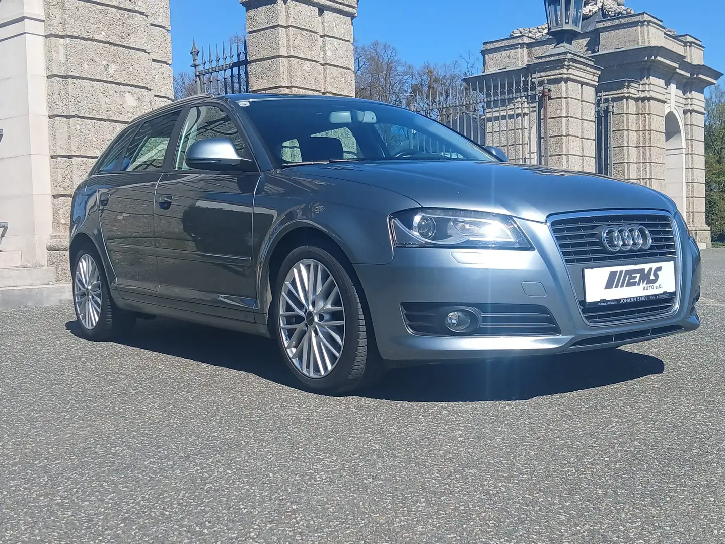 Audi A3 2.0 TDI Ambition (103kW) *PICKERL*KLIMAAUT.* Grau - 2
