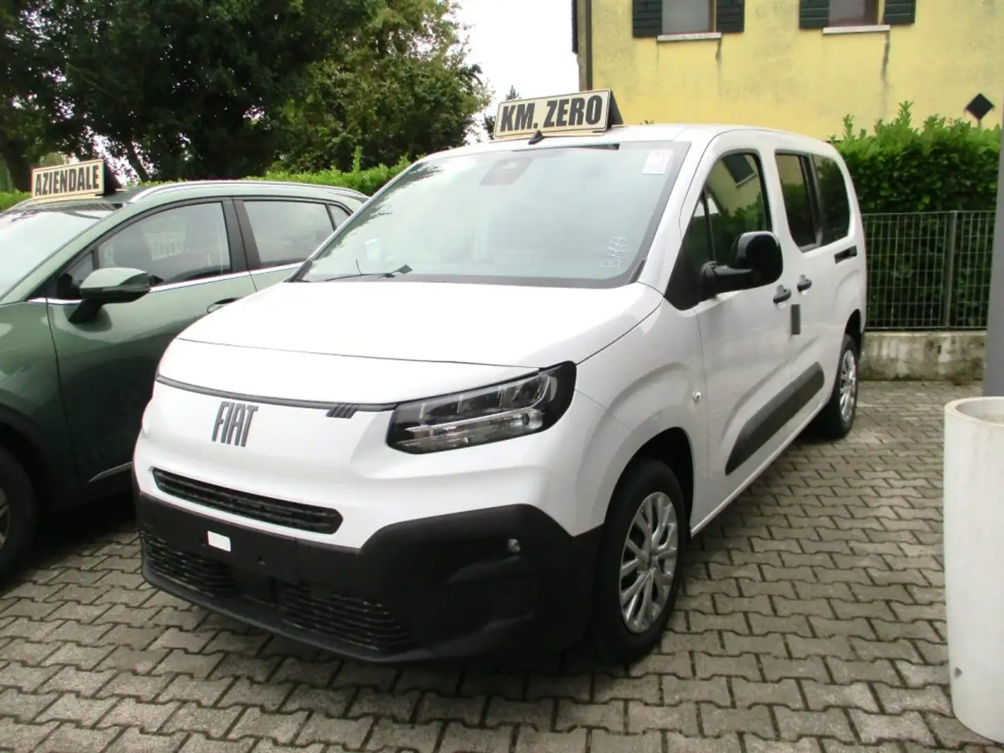 Fiat Doblo 1.5 BlueHdi 130CV AT8 Combi N1 LUNGO Weiß - 1