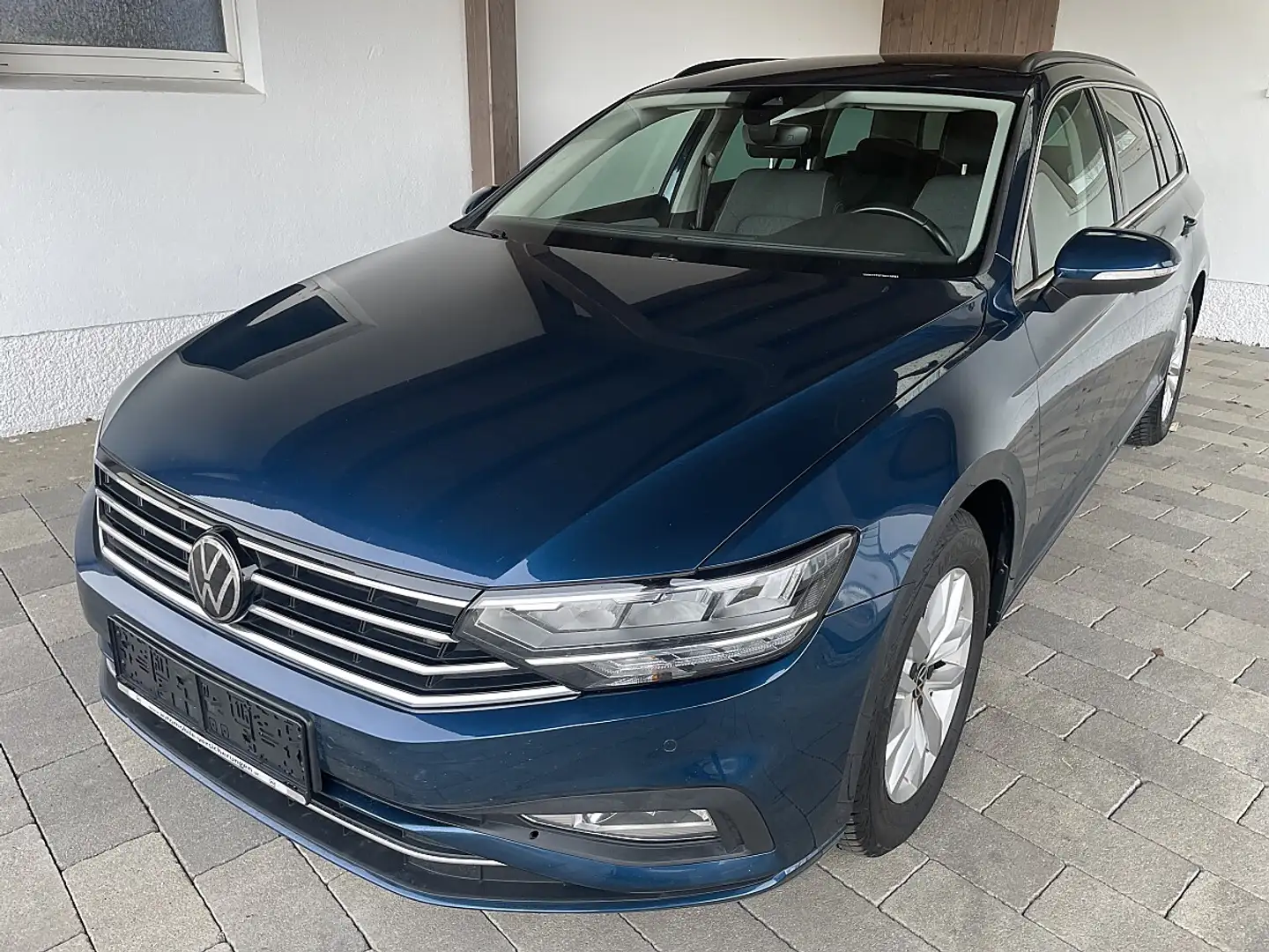 Volkswagen Passat Variant Business 2,0 TDI DSG-AHV-LED-ACC-LANE-SHZ-MASSA... Grau - 2