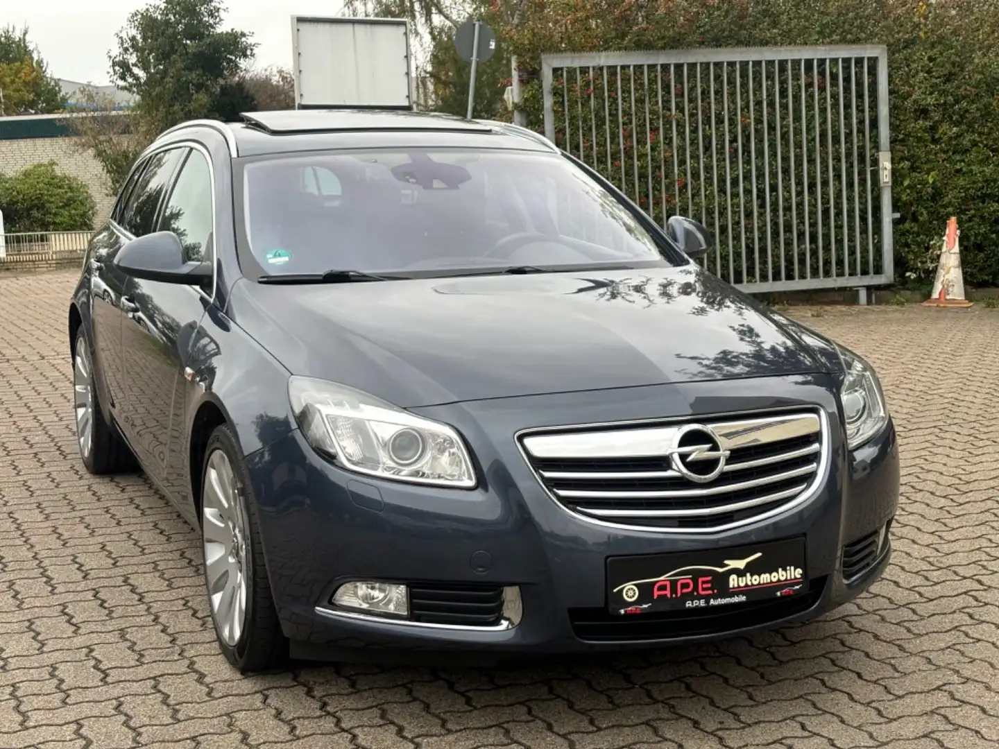 Opel Insignia Sports Tourer Cosmo 4x4 V6 Vollausstattung - 1