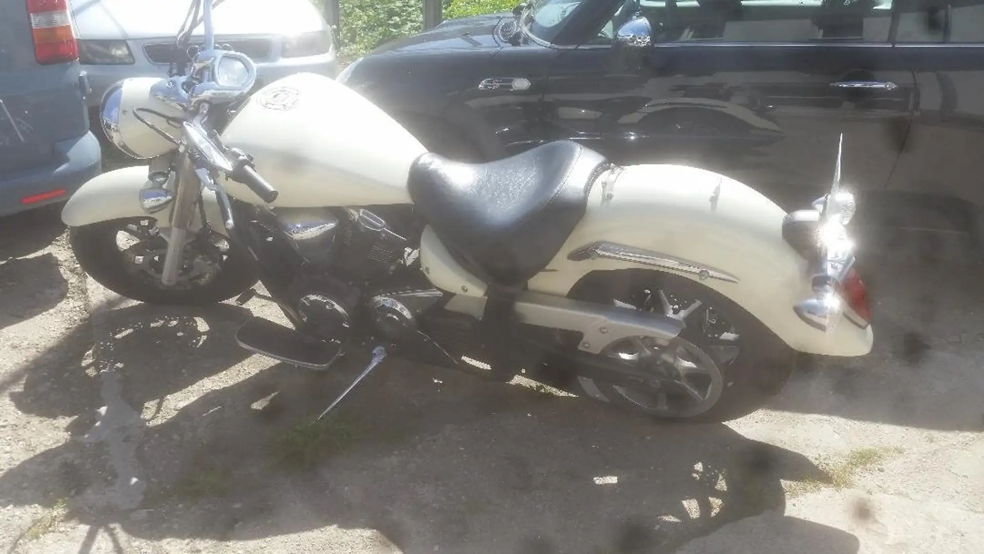 Yamaha XVS 1300 XVS1300A Bílá - 1