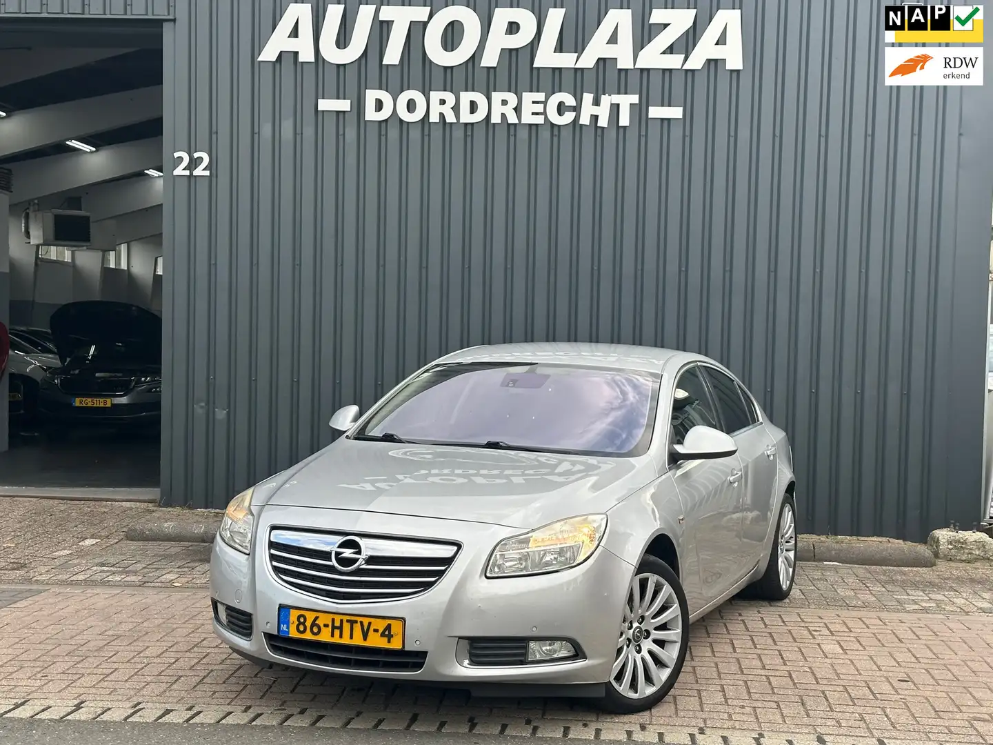 Opel Insignia 1.8 Business Grijs - 1