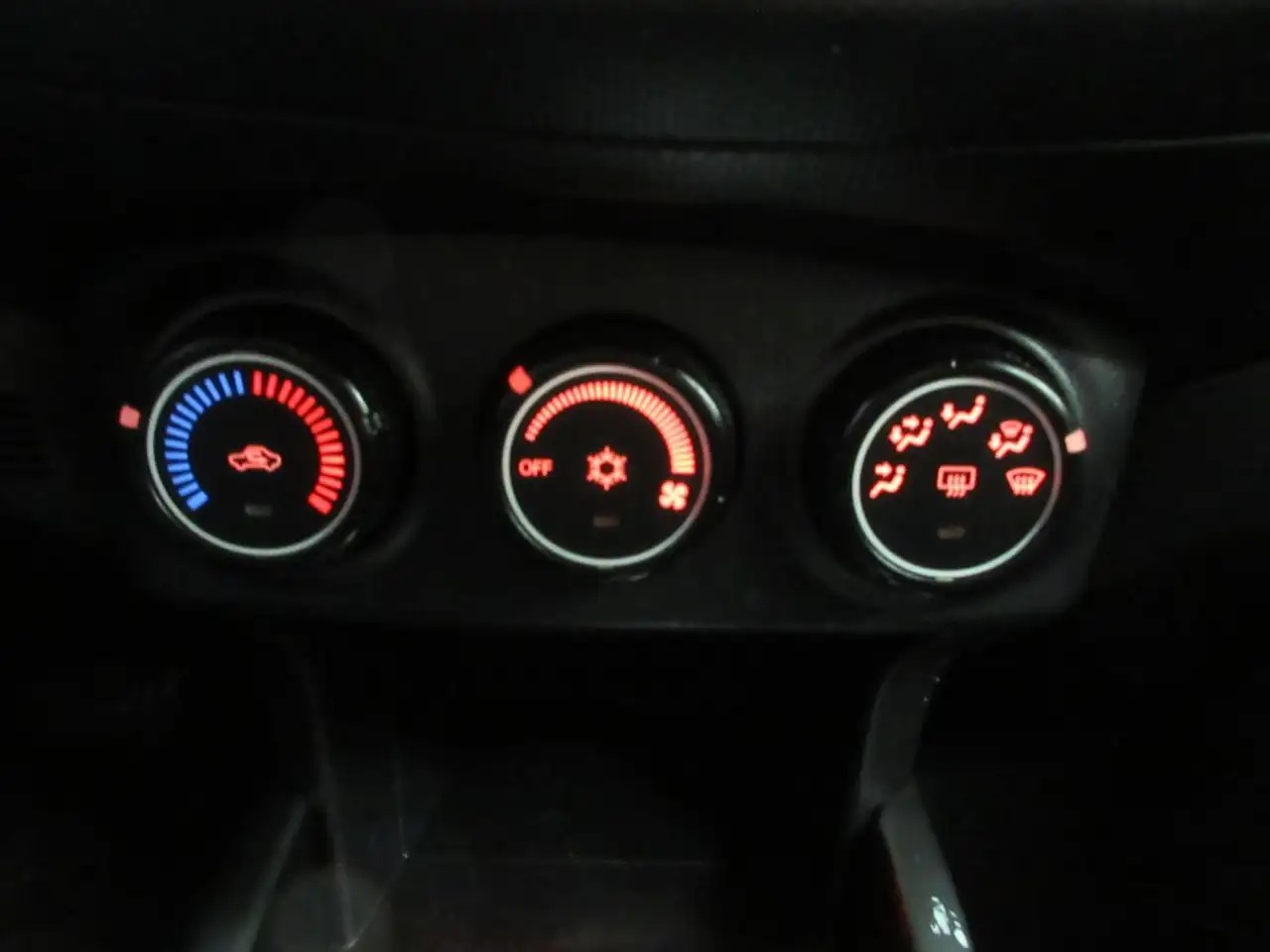Mitsubishi Outlander снимка Mitsubishi Outlander