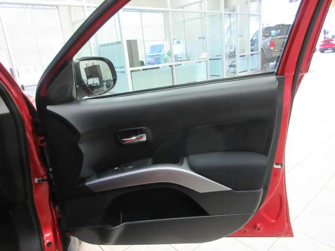 Mitsubishi Outlander снимка Mitsubishi Outlander