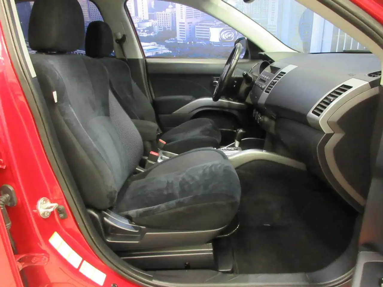 Mitsubishi Outlander снимка Mitsubishi Outlander