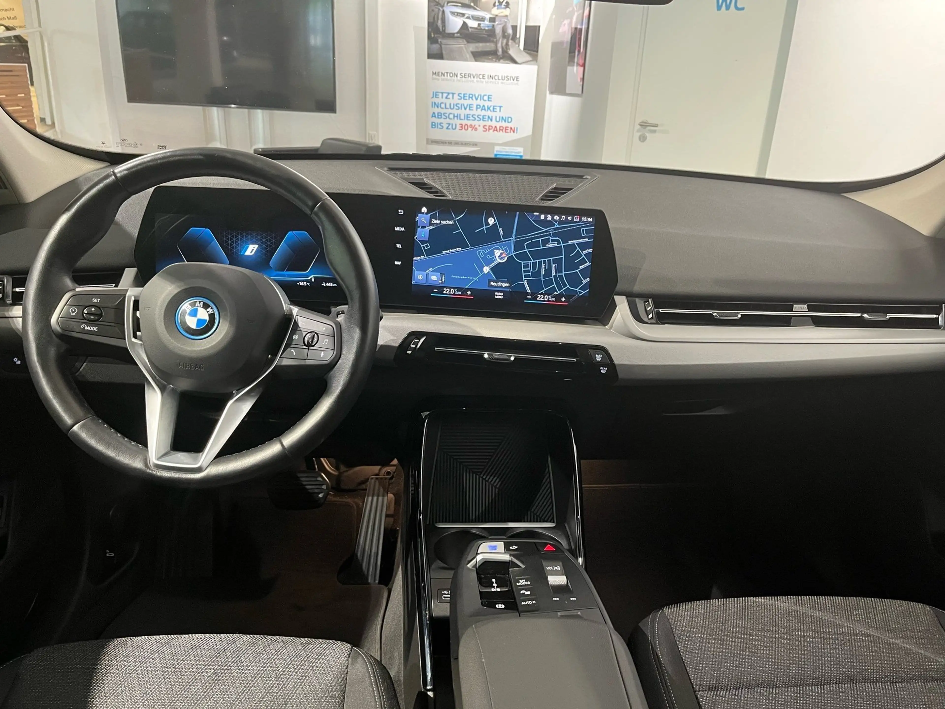 BMW iX1 xDrive30 adapt. M-Fahrwerk/Pano/HarmanKardon/Lenkr — photo 8