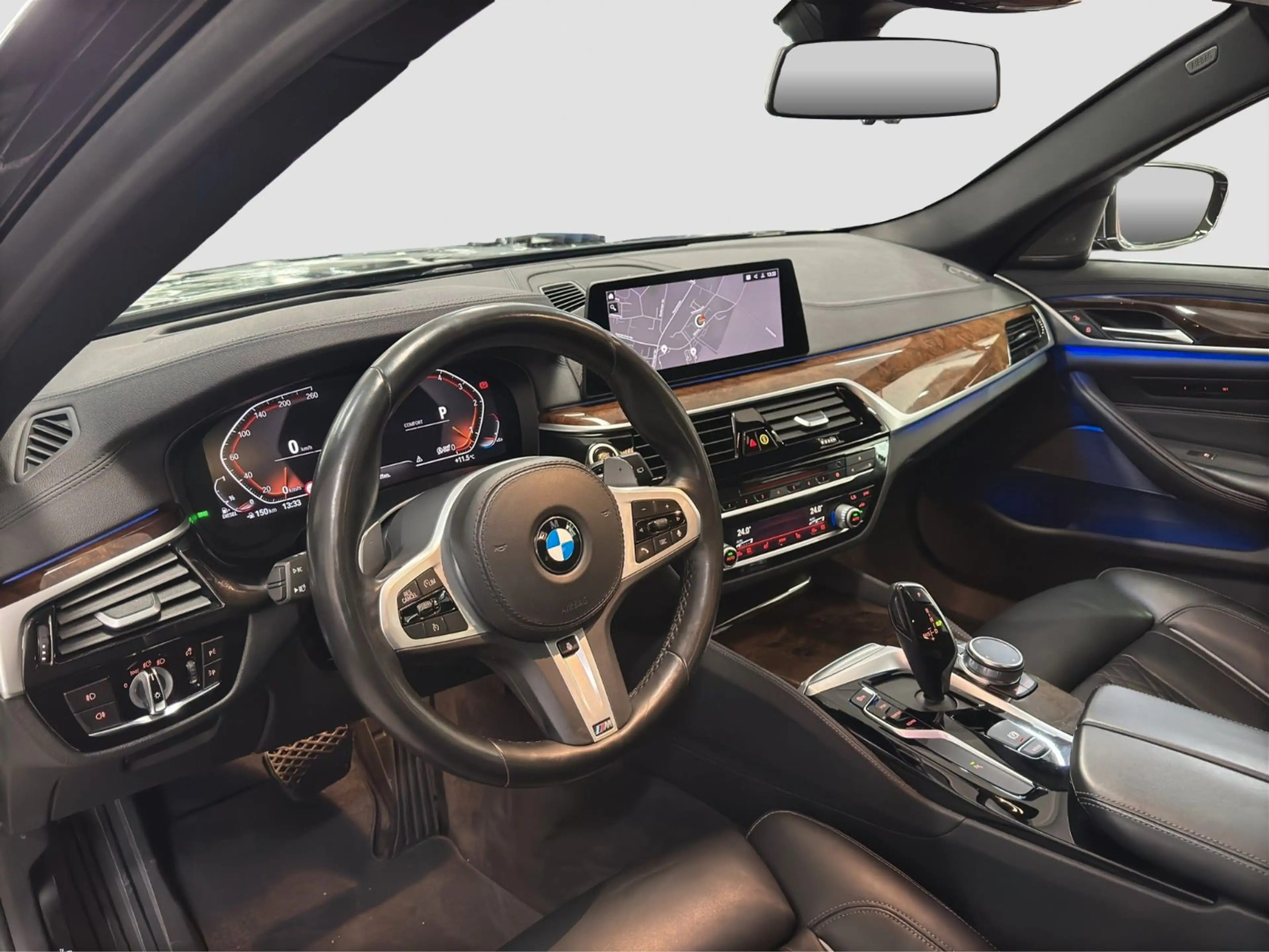 BMW 530 dT Luxury LC.PRO AD.LED CARPLAY H/K KAMERA — photo 12