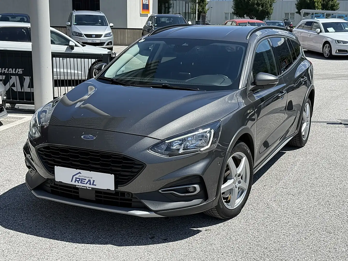 Ford Focus 1.5 EcoBlue Active Grau - 1