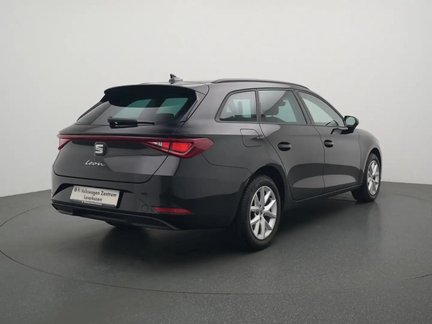 SEAT Leon ST Style DSG CARPLAY ACC KEYLESS PORT NA Schwarz - 2