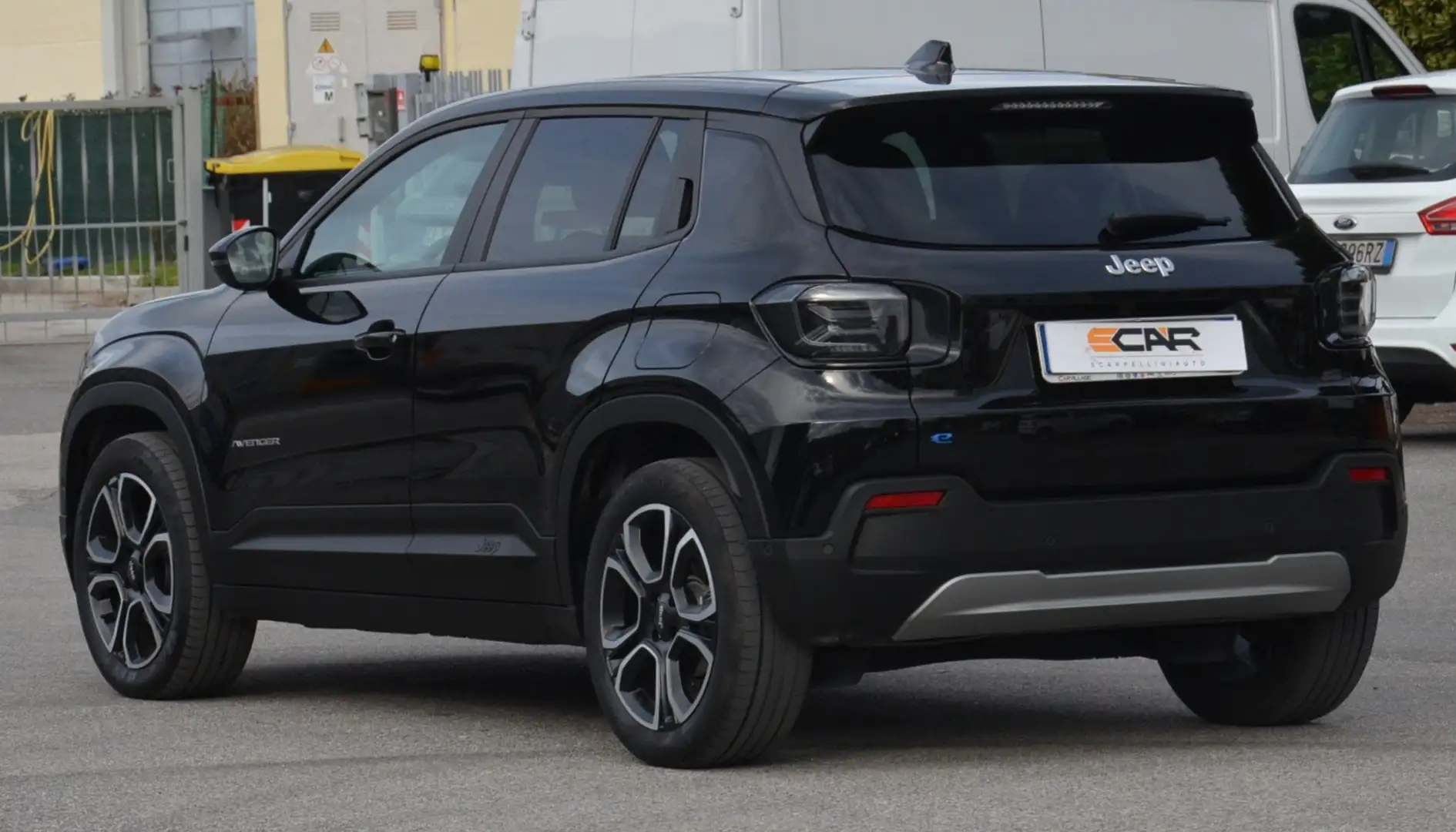 Jeep Avenger Avenger full-electric Summit fwd 156cv auto Schwarz - 2