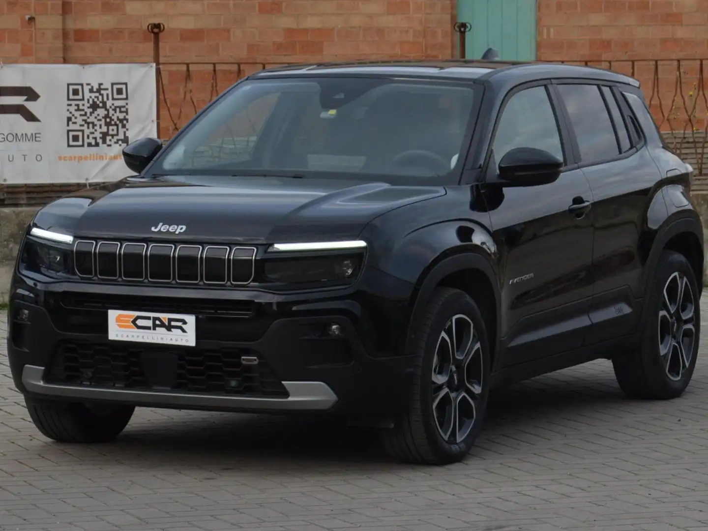 Jeep Avenger Avenger full-electric Summit fwd 156cv auto Schwarz - 1