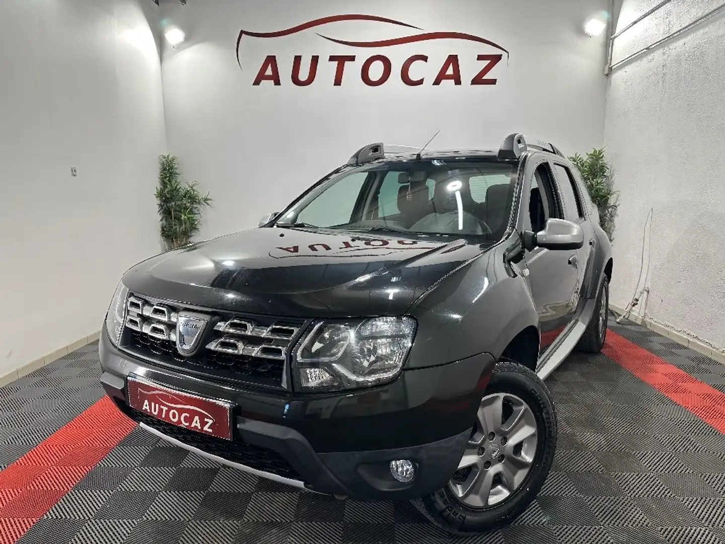 Dacia Duster 1.6 16v 105 4x4 Lauréate2 +98000KM*PREMIERE MAIN Noir - 1