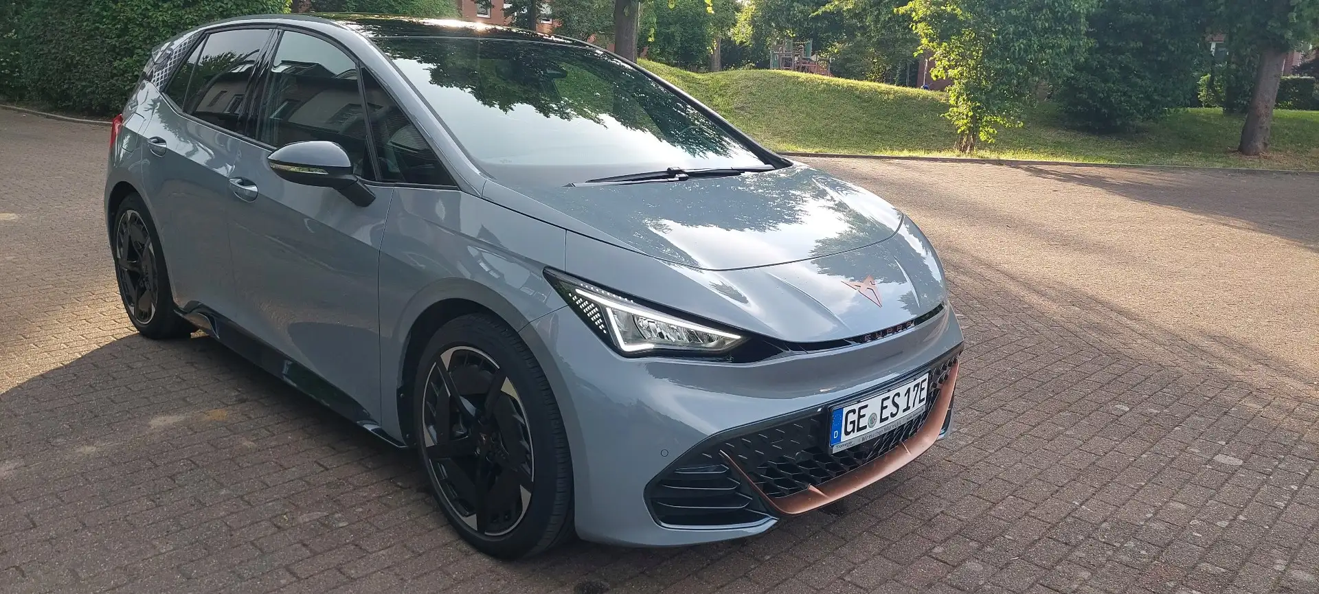 CUPRA Born 170kW E-Boost PANO 20 ZOLL ABSTANDSTEMP. GARANTIE Grau - 2