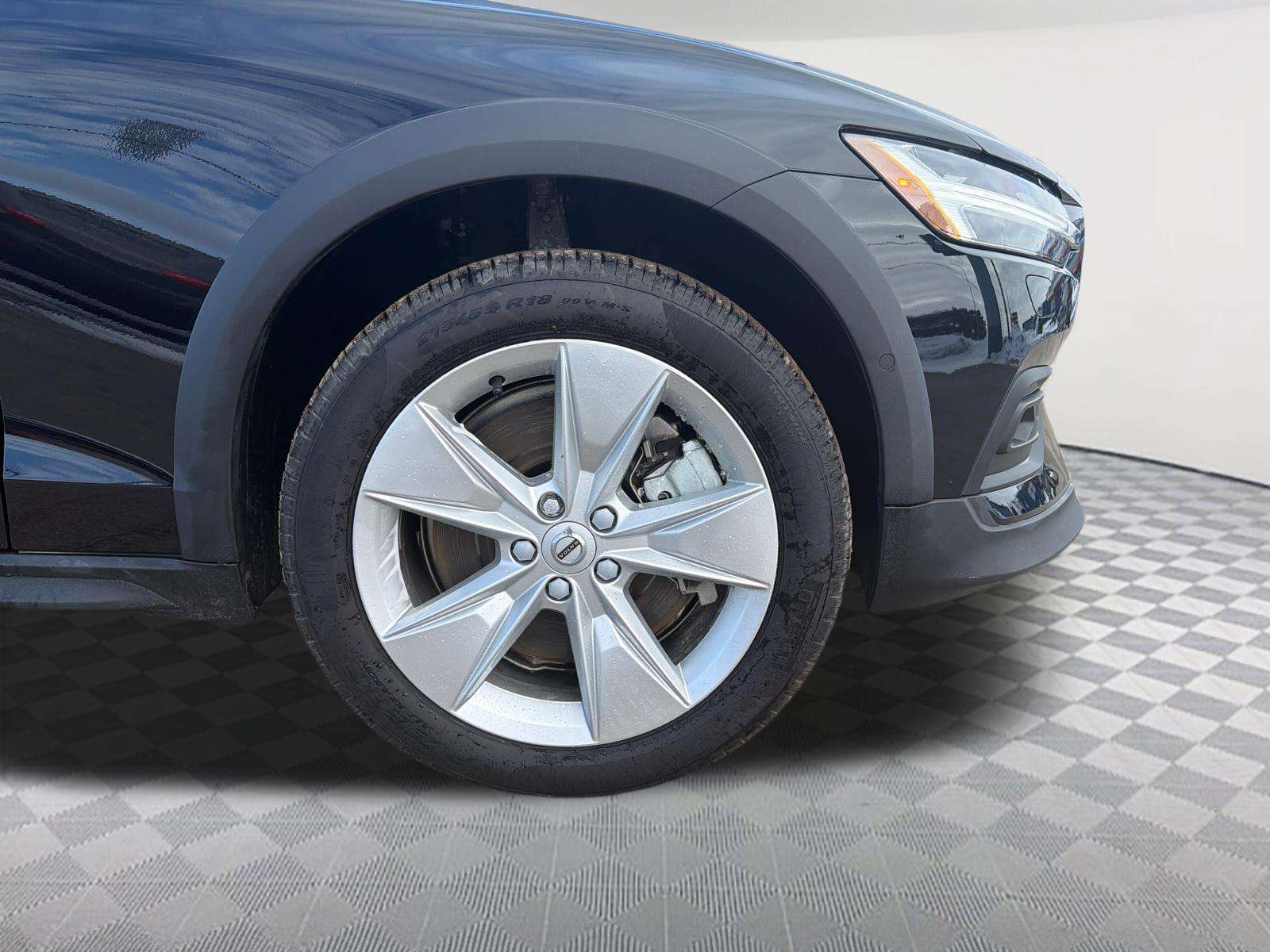 2025 Volvo V60 Cross Country