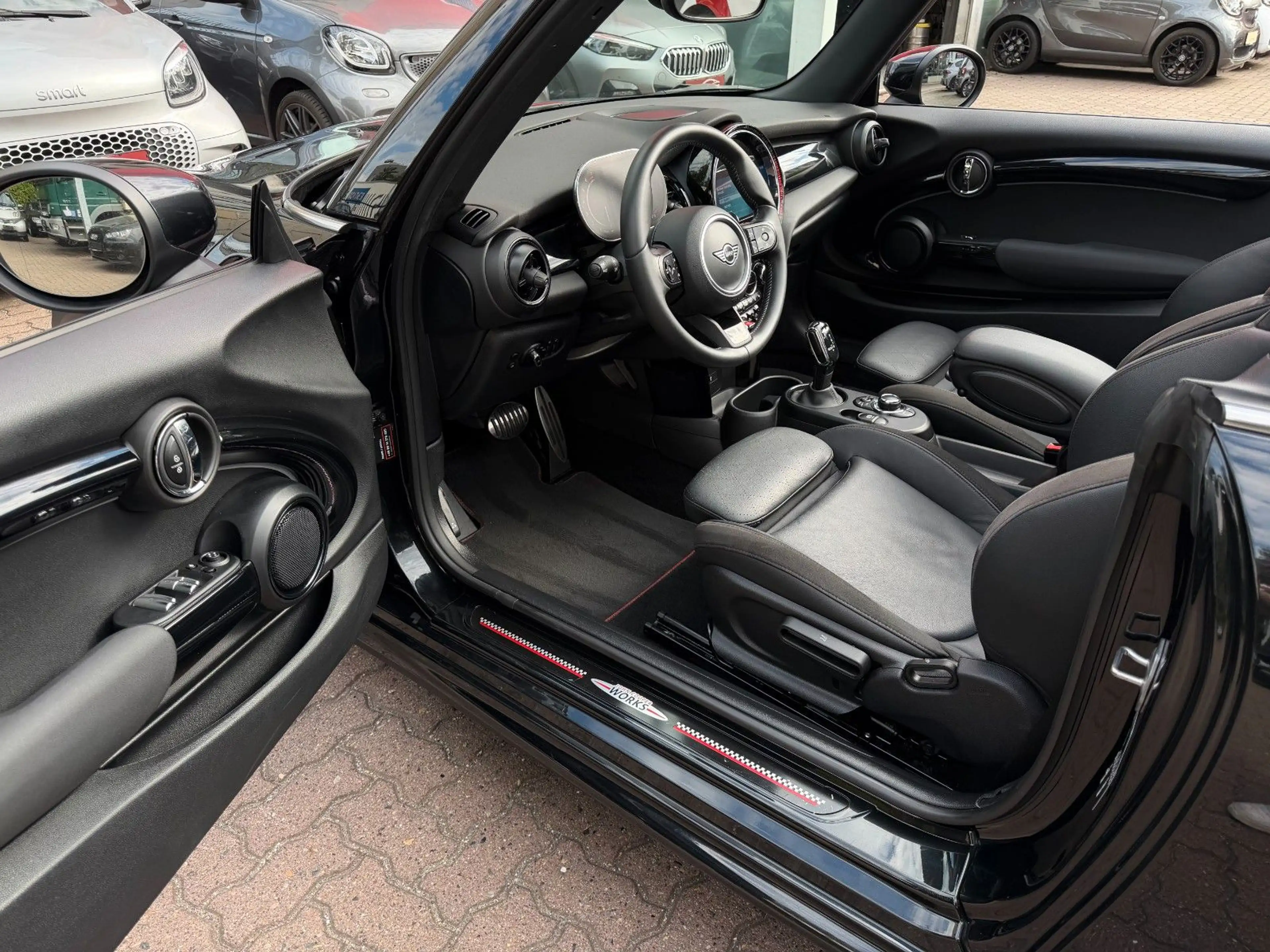 MINI John Cooper Works Cabrio JohnCooperWorks Trim Cabrio*LEDER*SHZ*NAVI*PTS* — photo 4