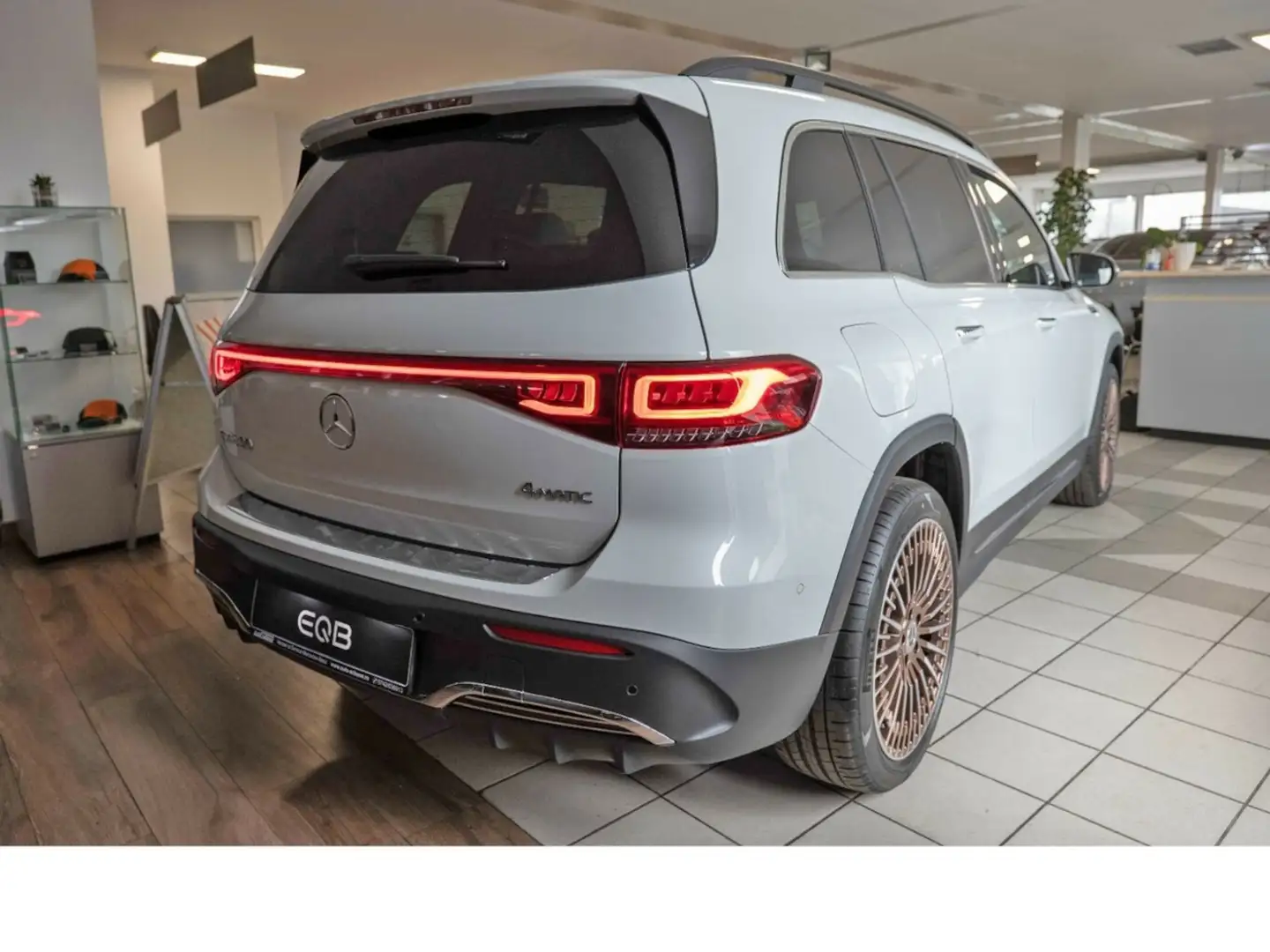 Mercedes-Benz EQB 300 4Matic Electric Art +WIDE+MBUX+FLA+Pano Fehér - 2