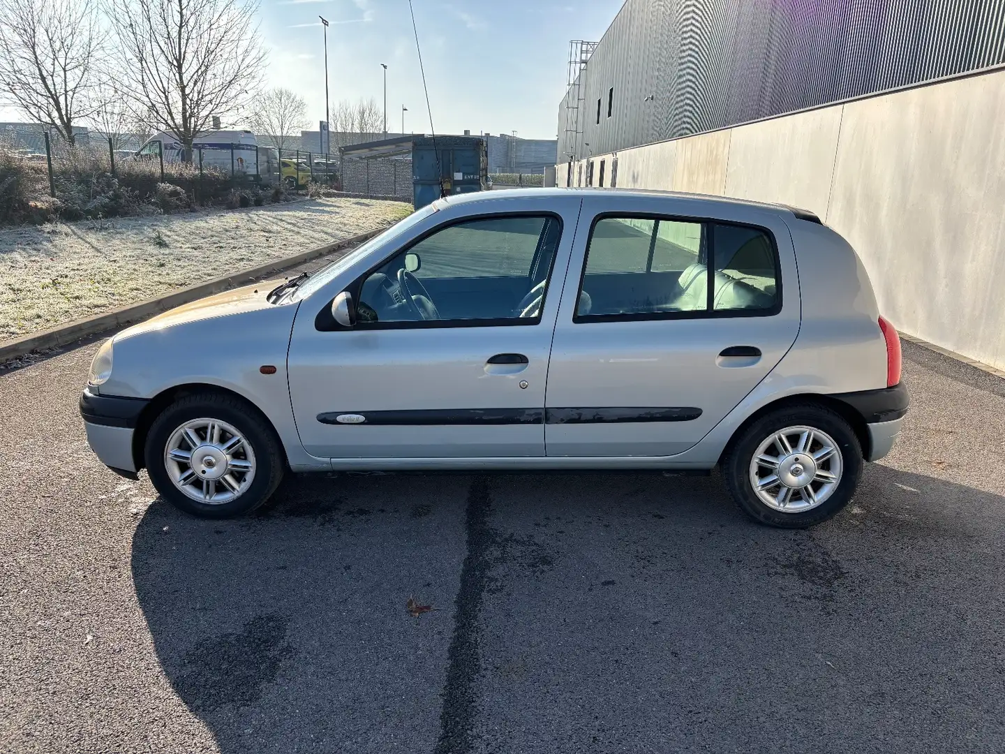 Renault Clio Clio 1.6i 16V Initiale Серый - 2