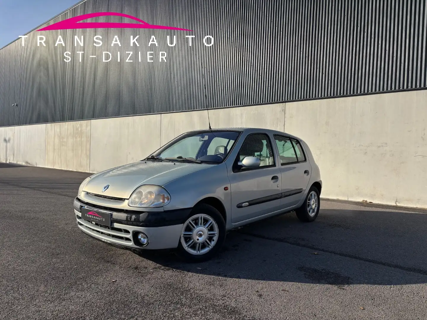 Renault Clio Clio 1.6i 16V Initiale Gris - 1