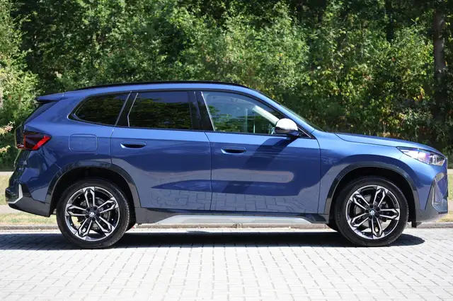BMW X1 view 8